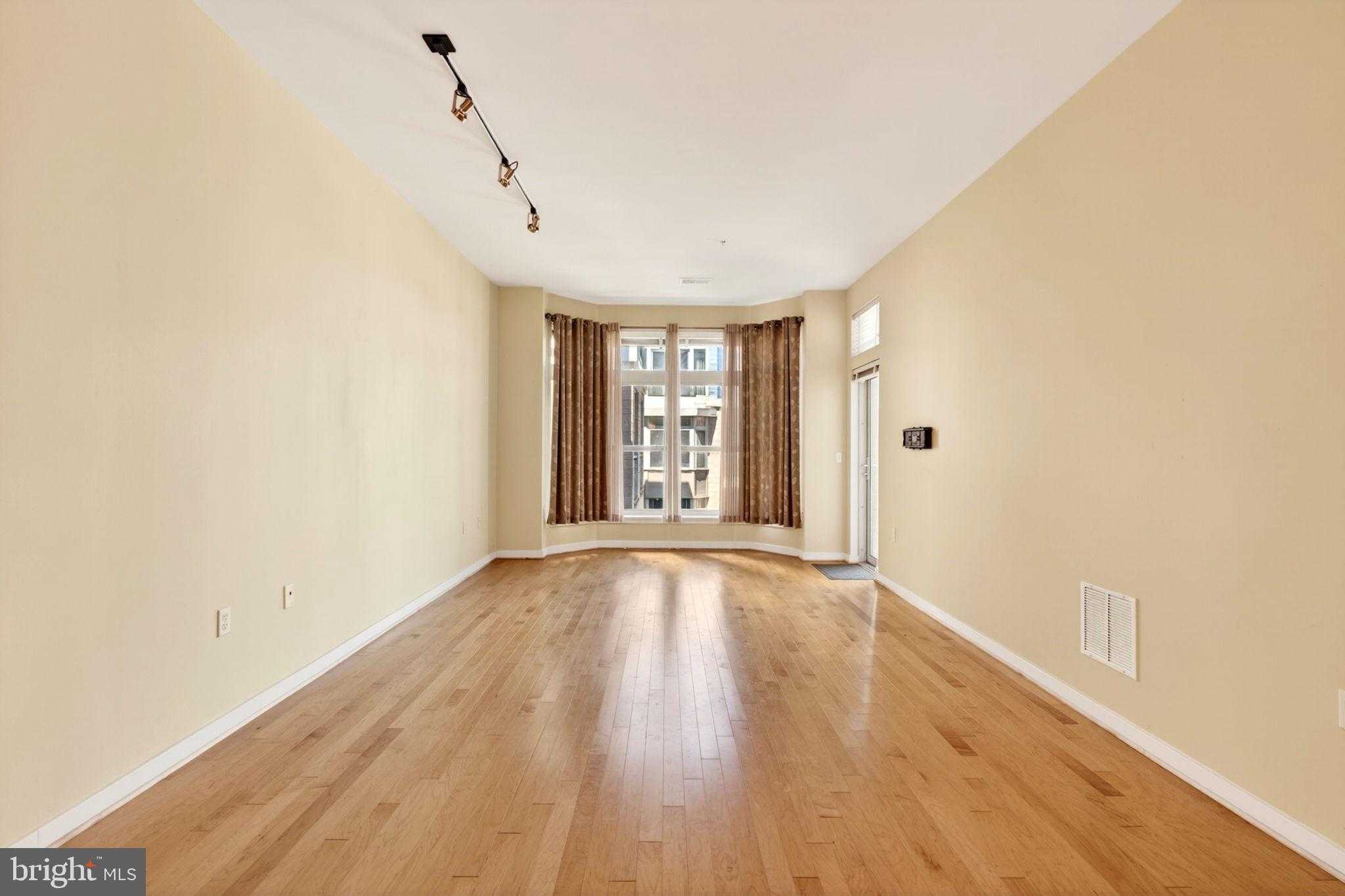 1209 N Charles St Apt 306 photo 12