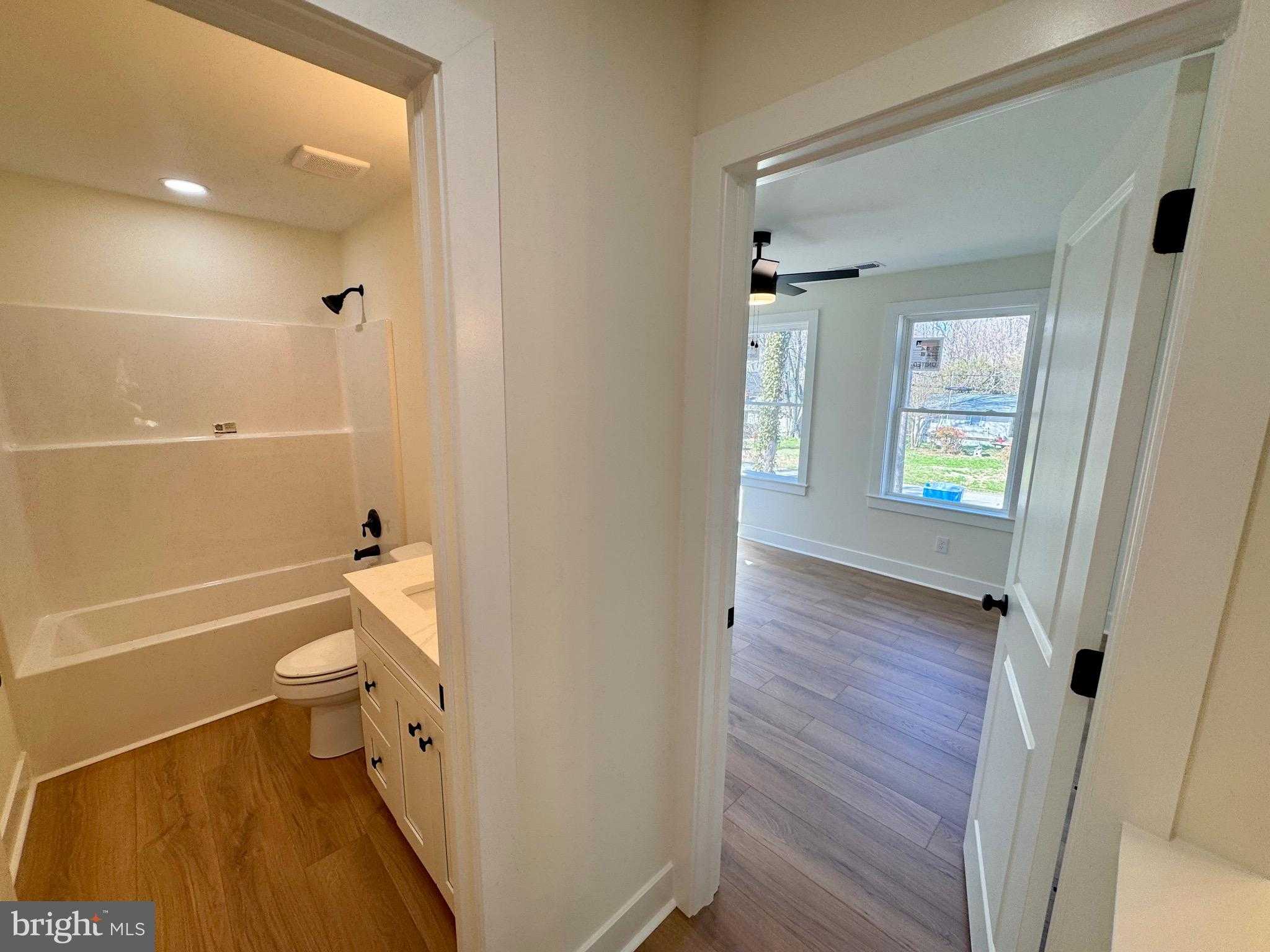 108 Lagorce Dr photo 53