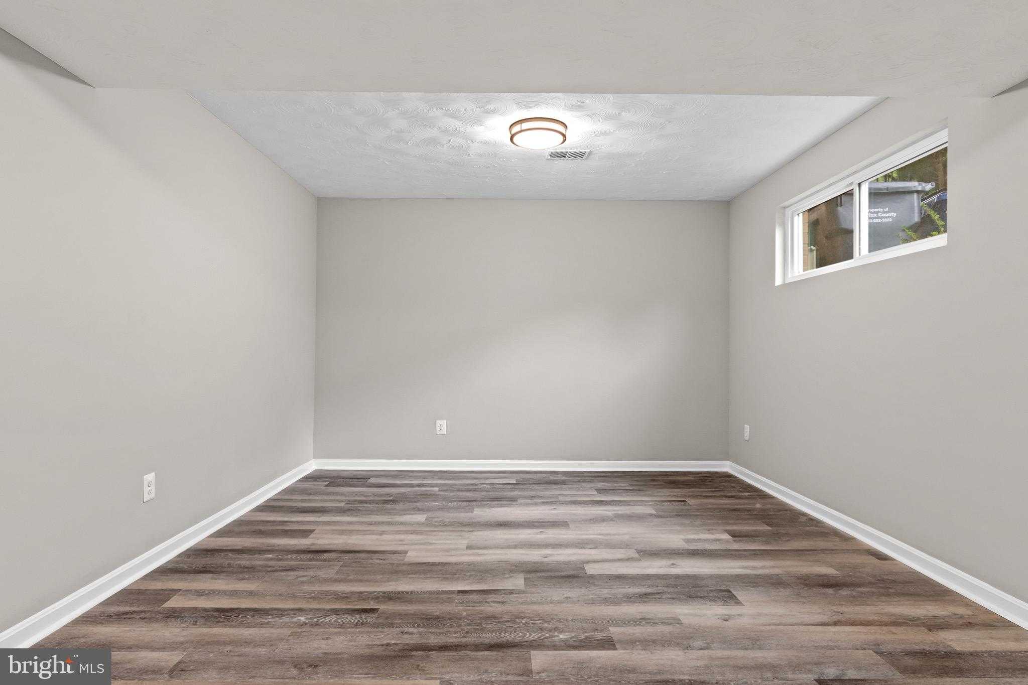 4727 Exeter St photo 23