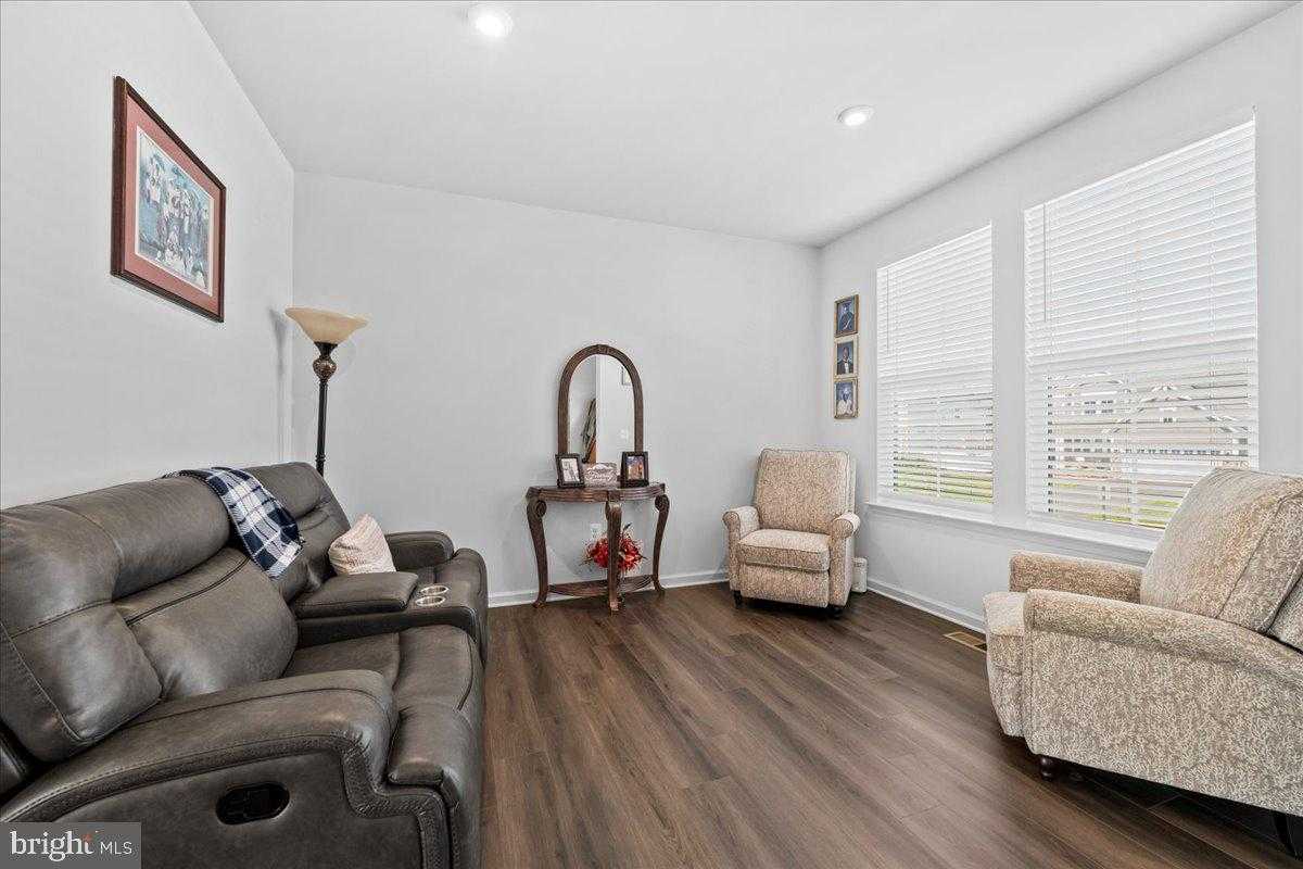 610 Plainview Dr photo 10