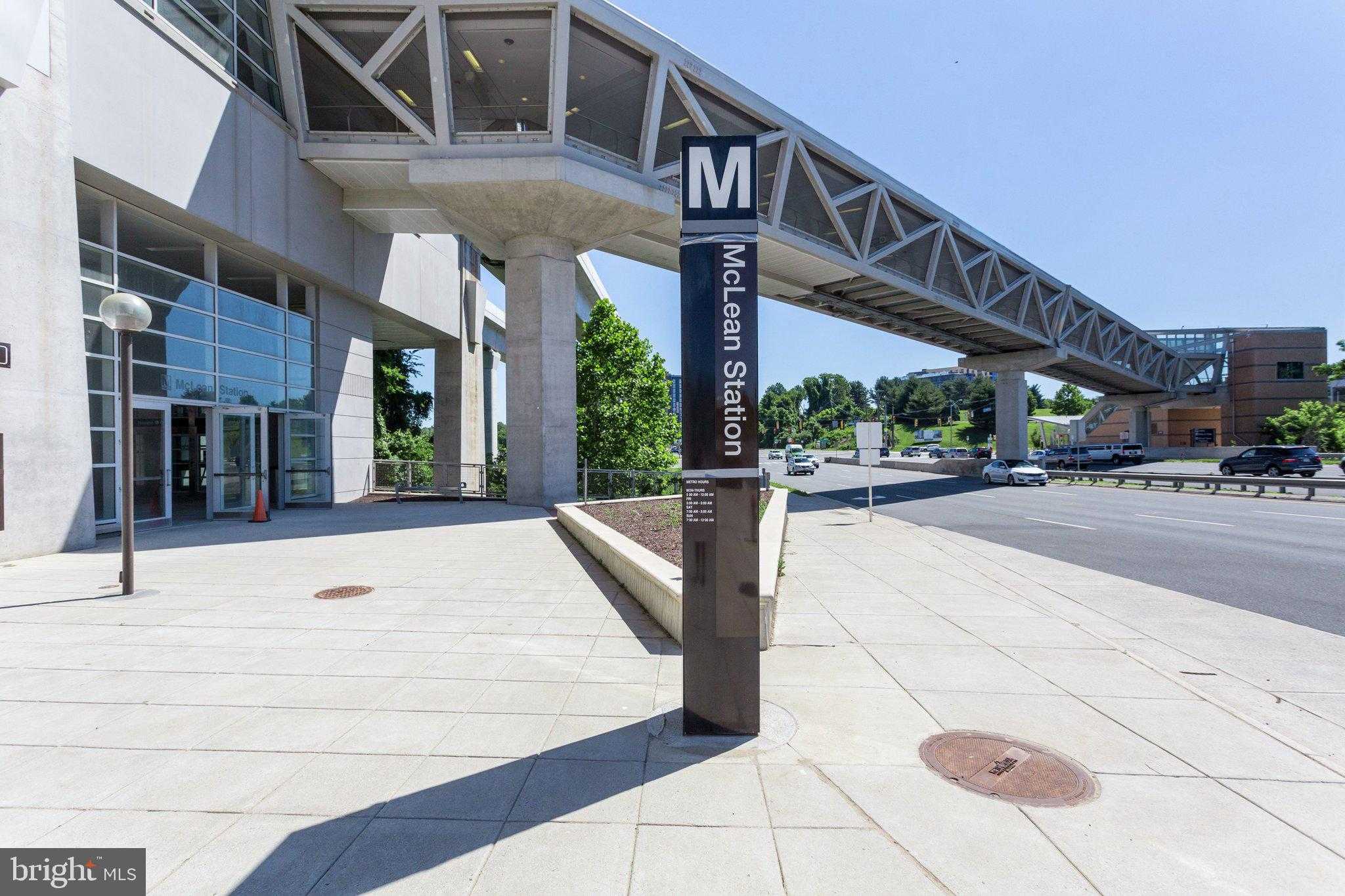 1800 Old Meadow Rd Apt 713 photo 40