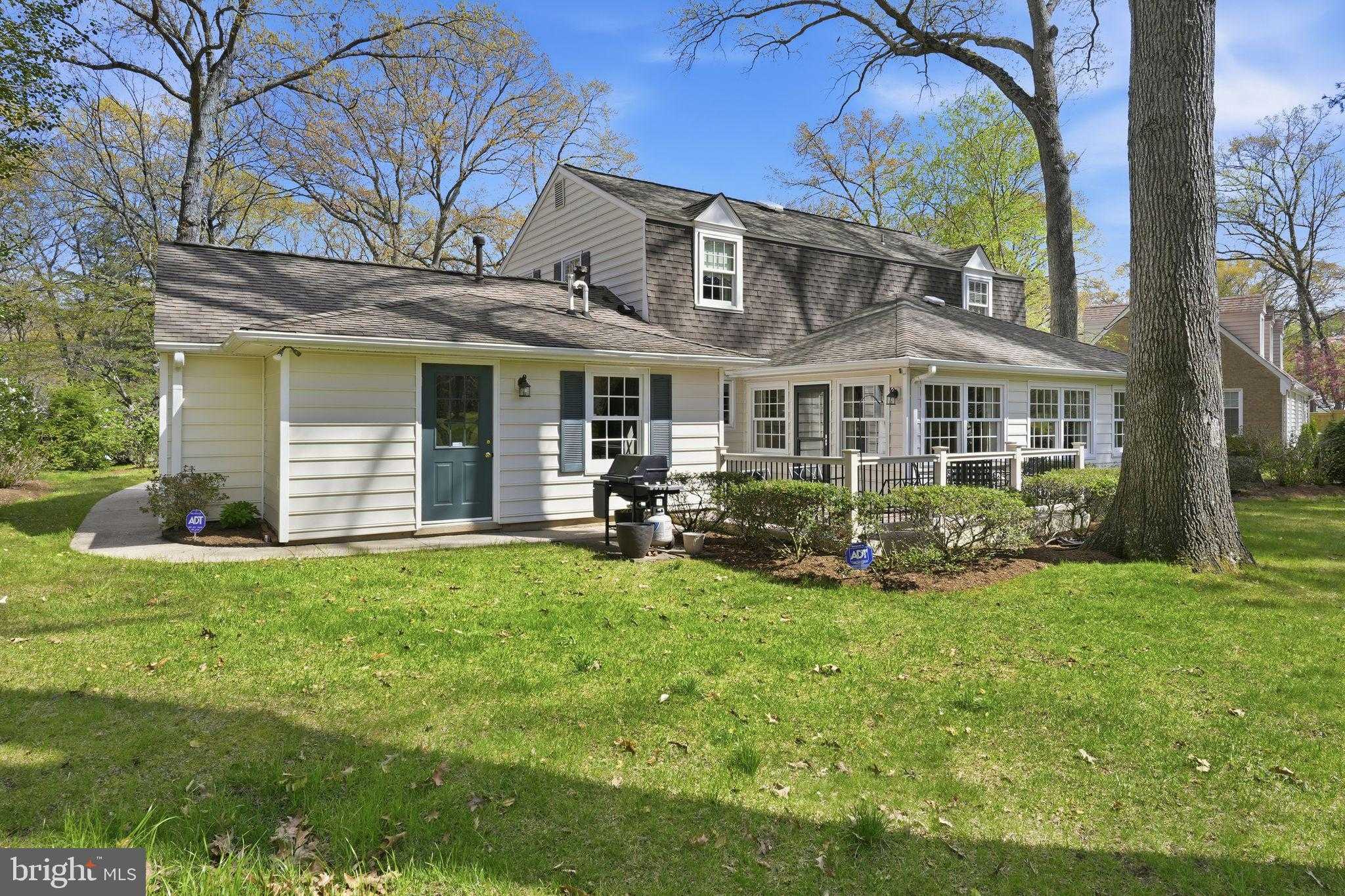 1510 Eton Way photo 42