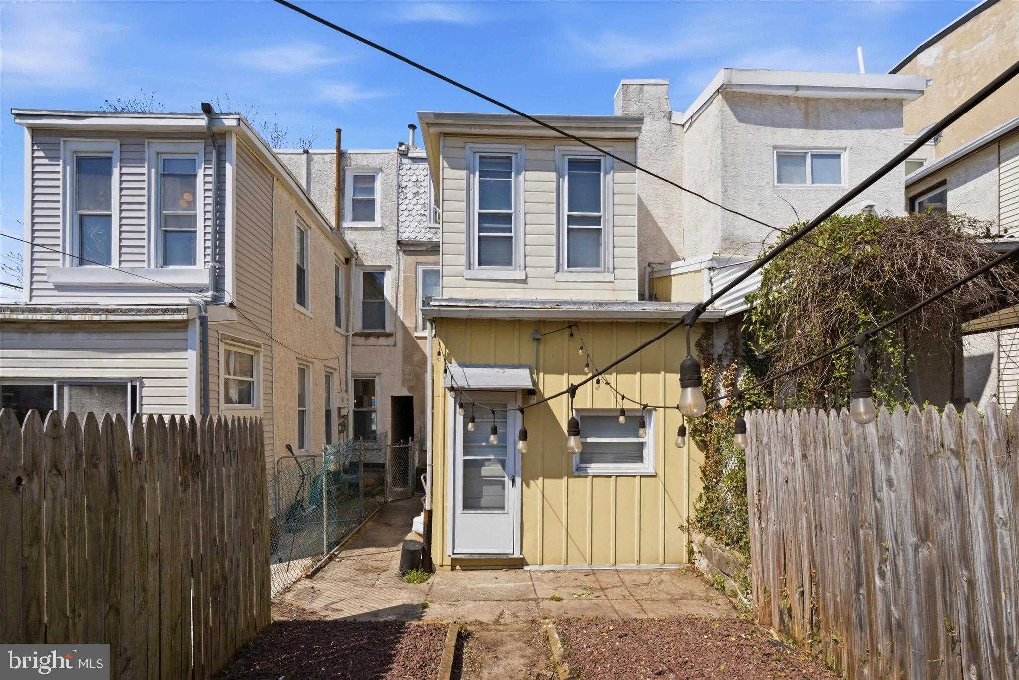 106 W Salaignac St photo 23