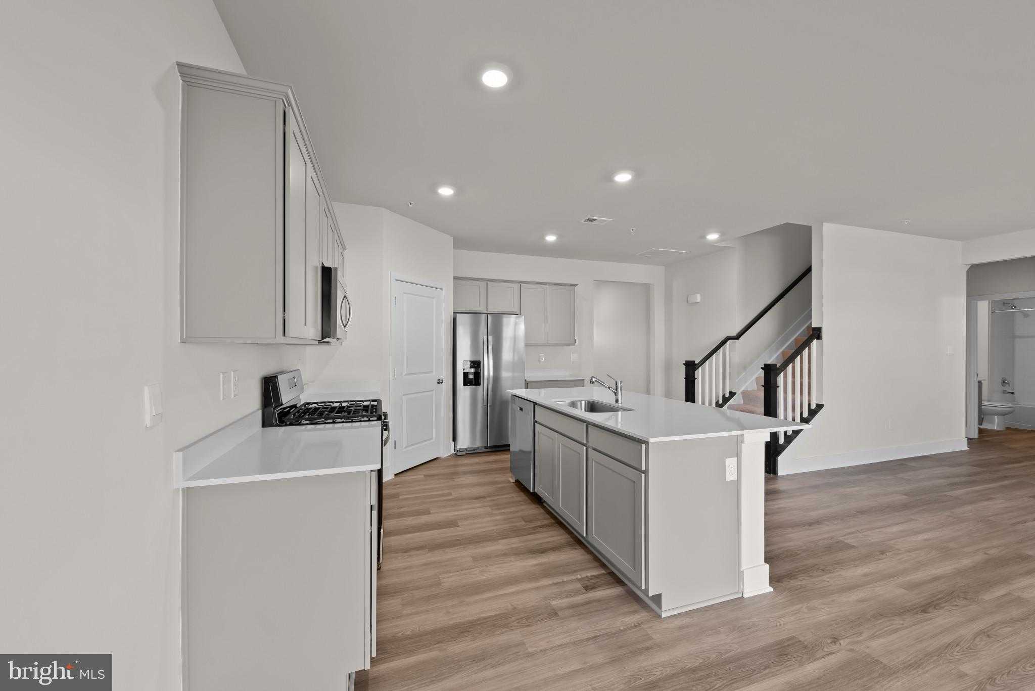 609 Hoot Owl Ln photo 7