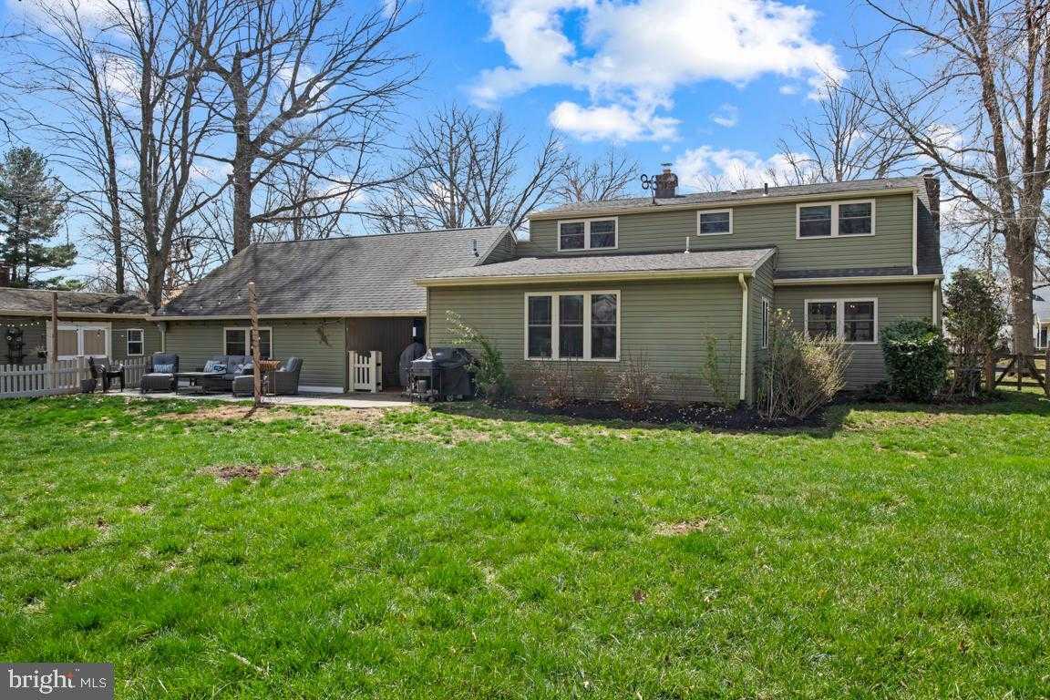 220 Hibbert Rd photo 36