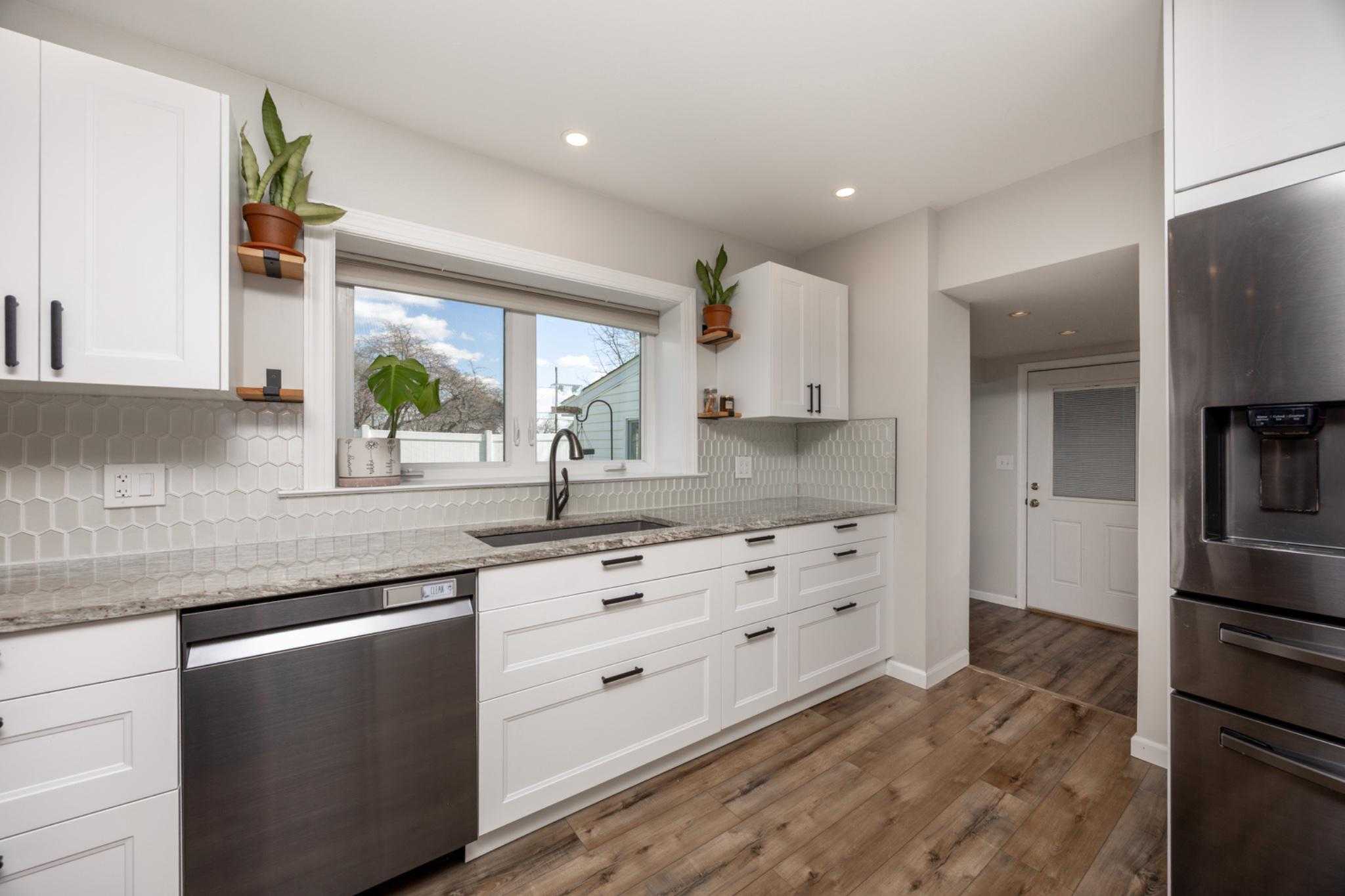 113 Linden St photo 16