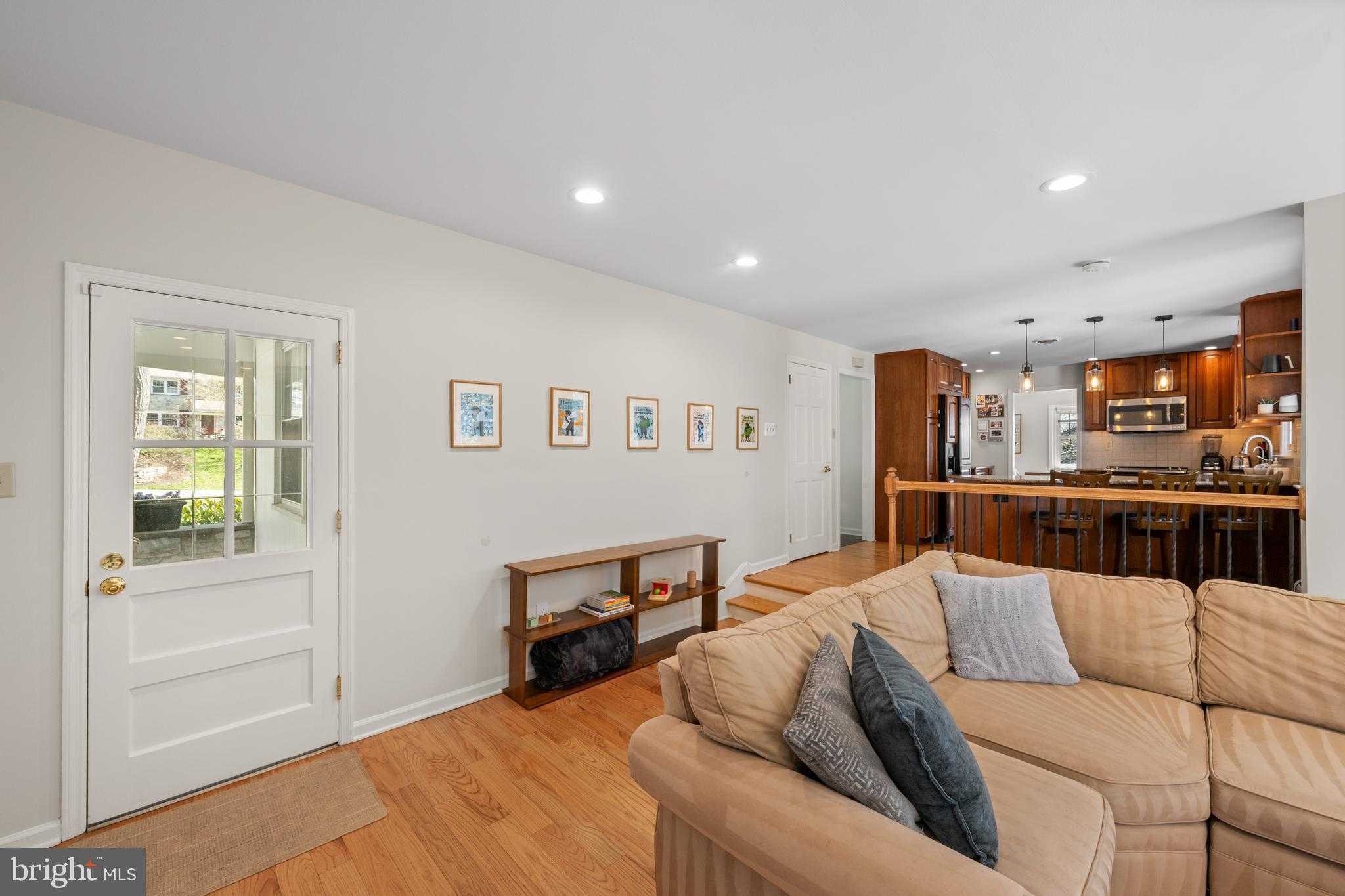 248 Seneca Dr photo 10