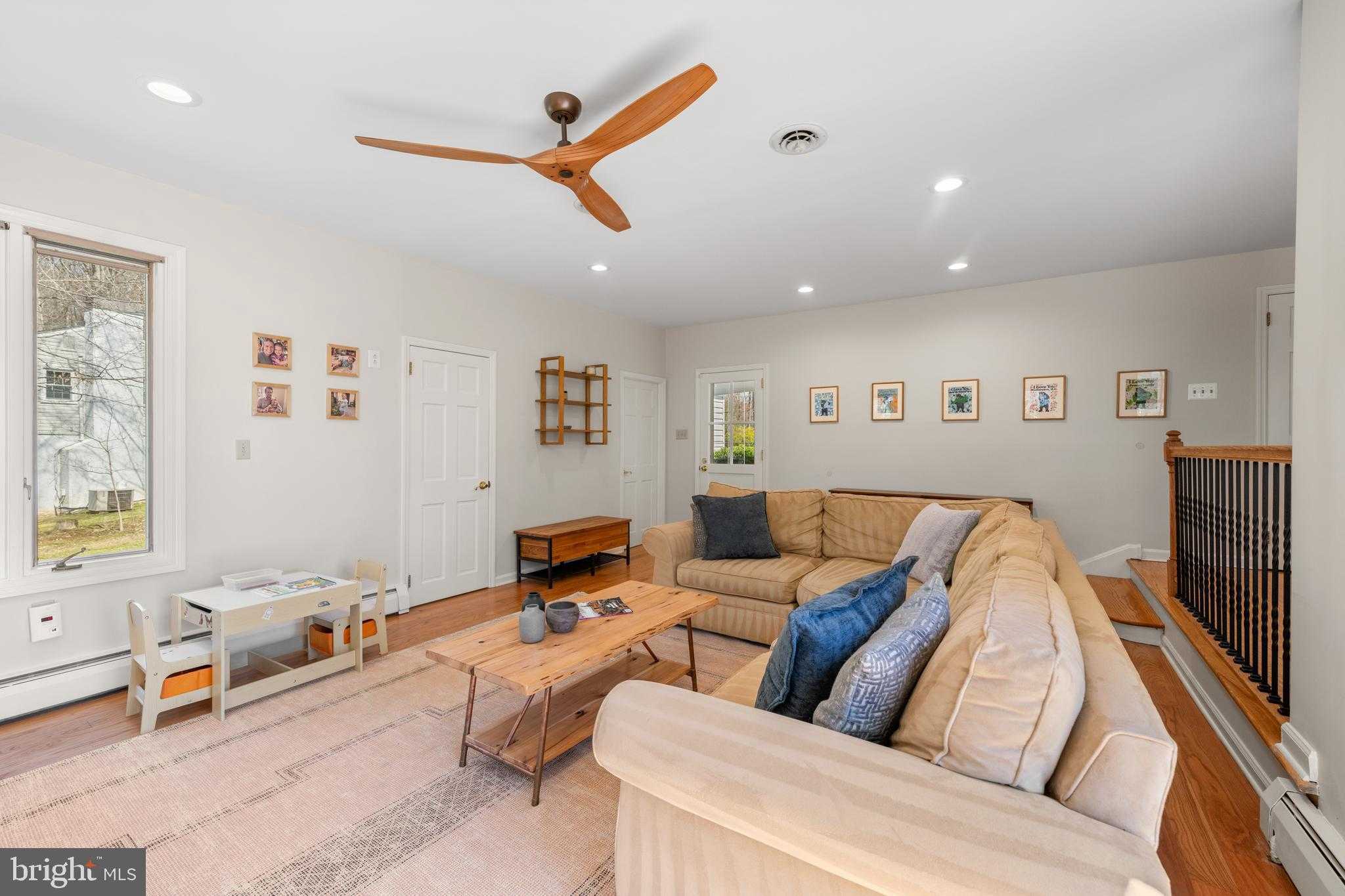 248 Seneca Dr photo 14