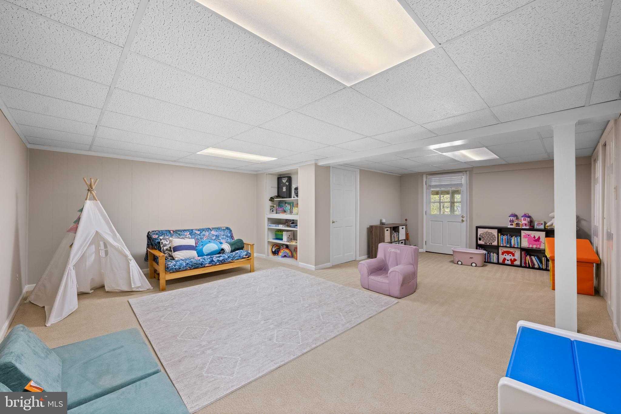 248 Seneca Dr photo 30