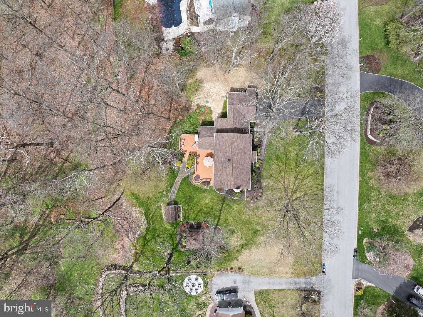 248 Seneca Dr photo 35