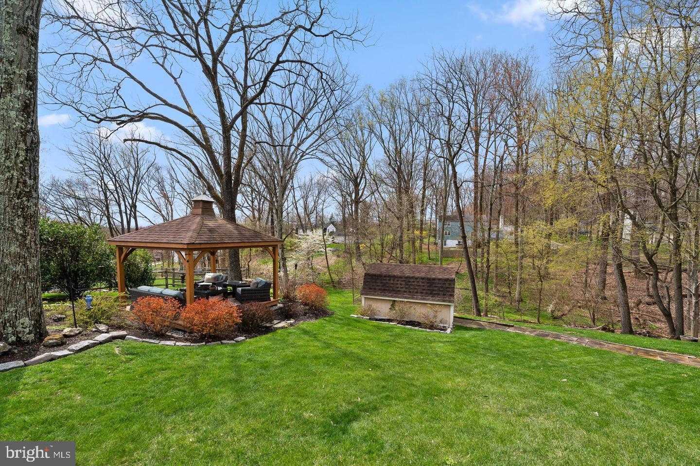 248 Seneca Dr photo 44