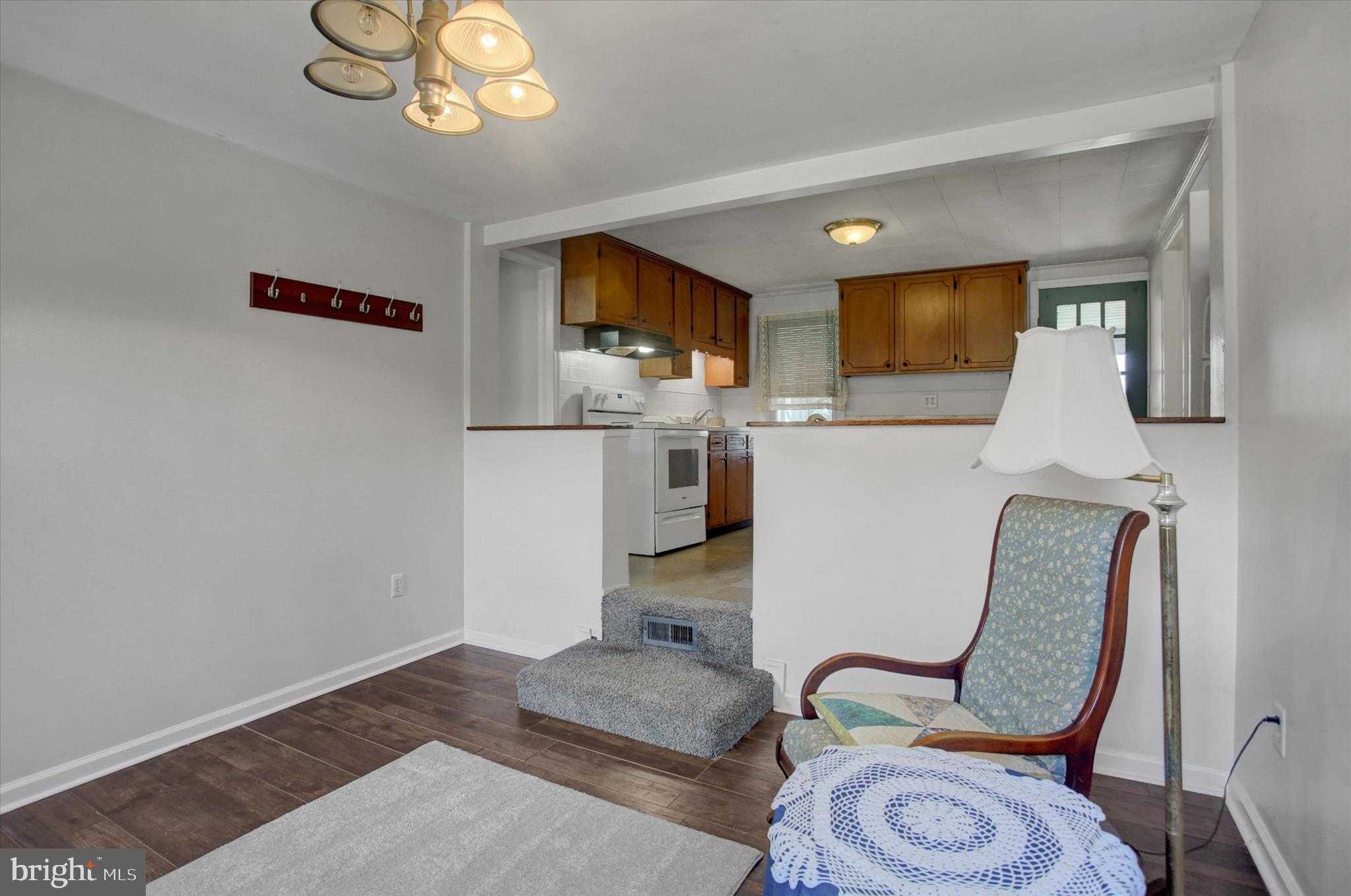 824 S Church St photo 5