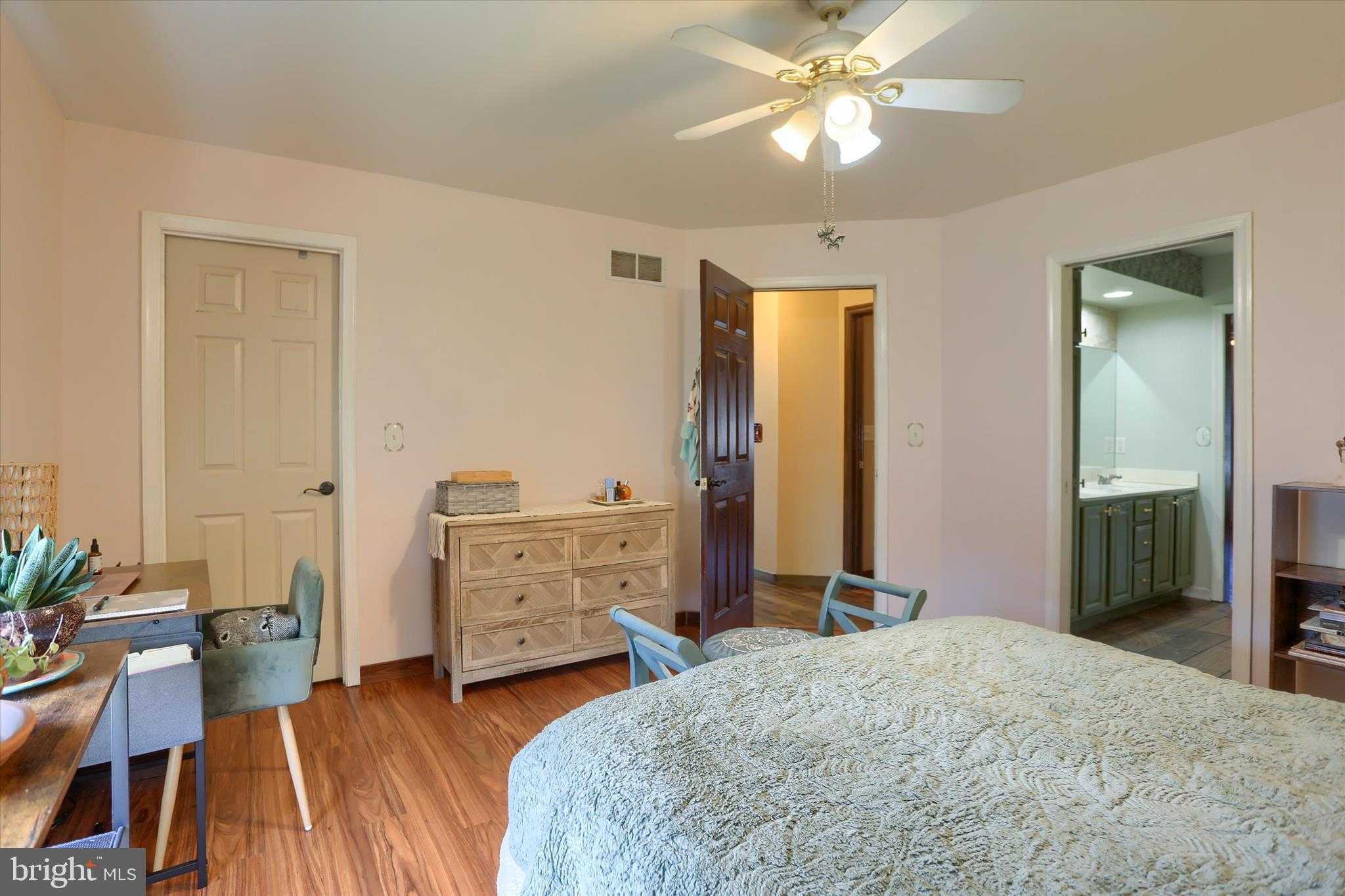 12 Edgewater Dr photo 32