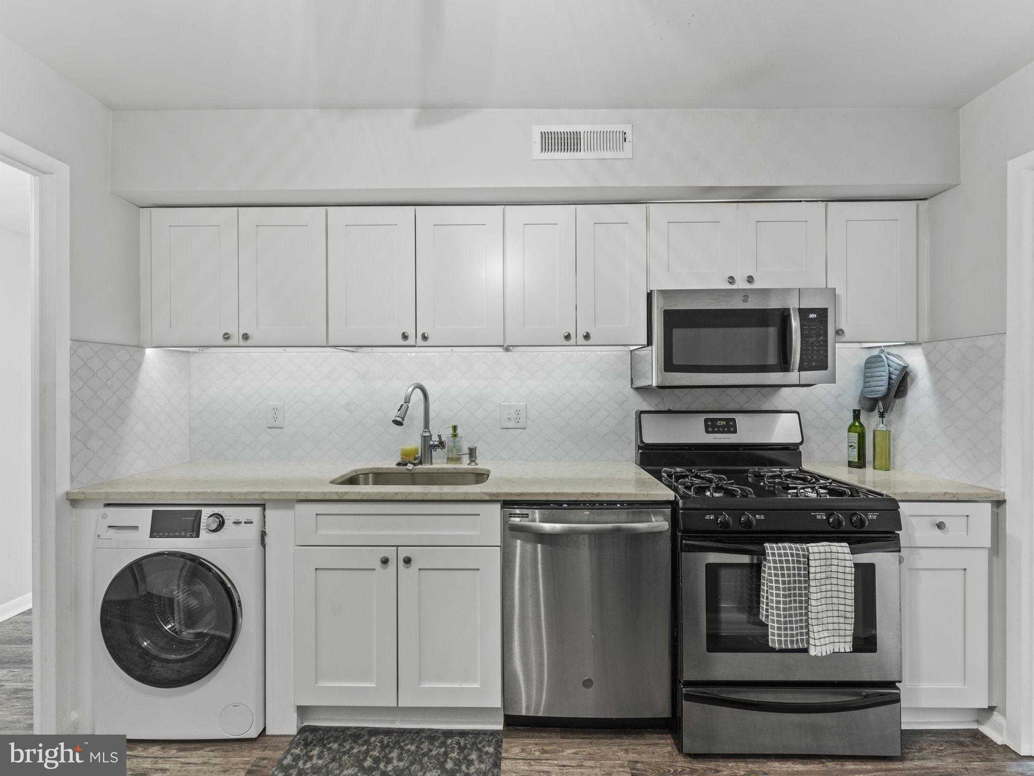 3100 S Manchester St Apt 541 photo 16