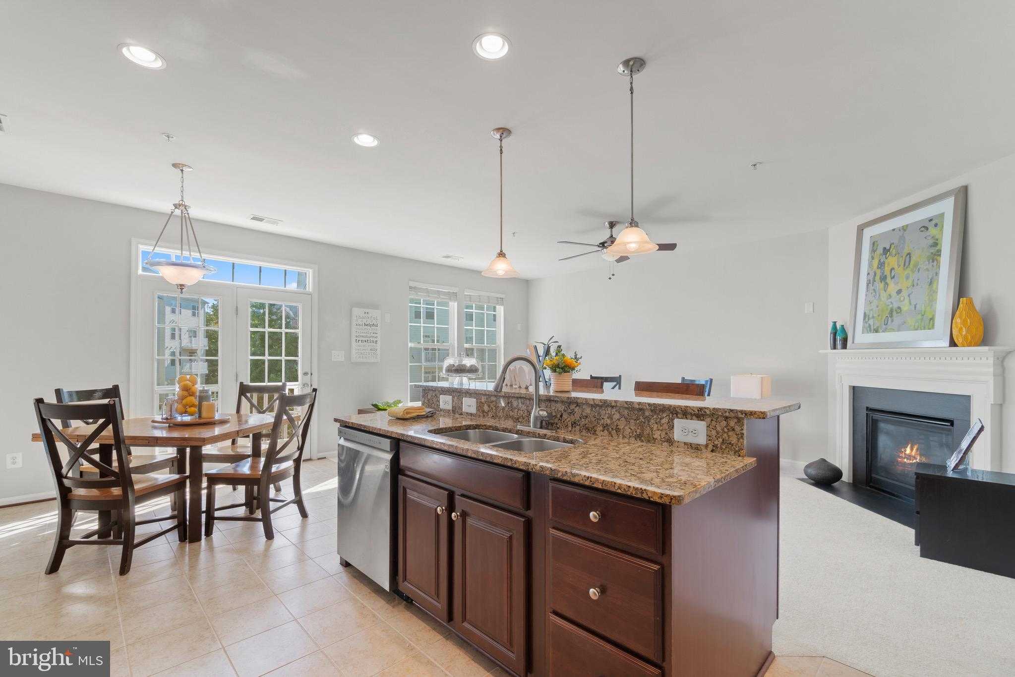 2511 Eastbourne Dr photo 11