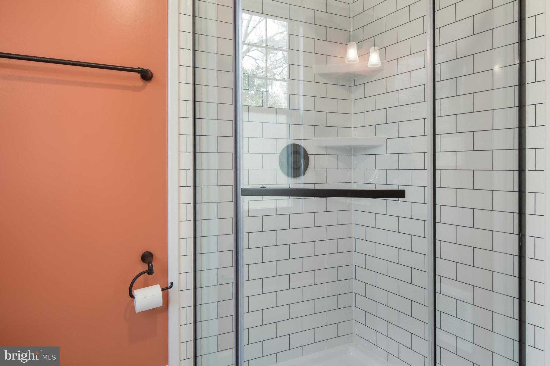 301 W Market St photo 17