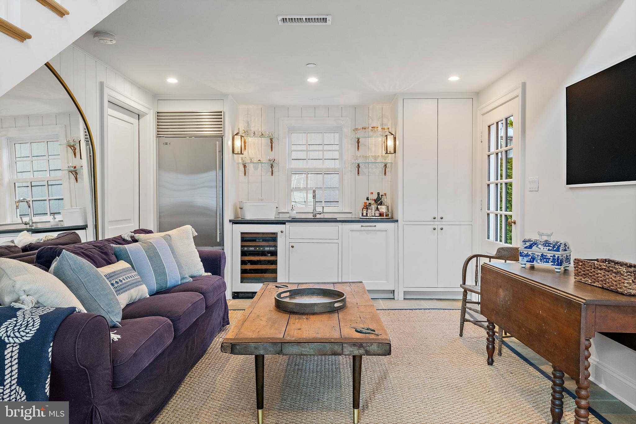 313 Washington St photo 78