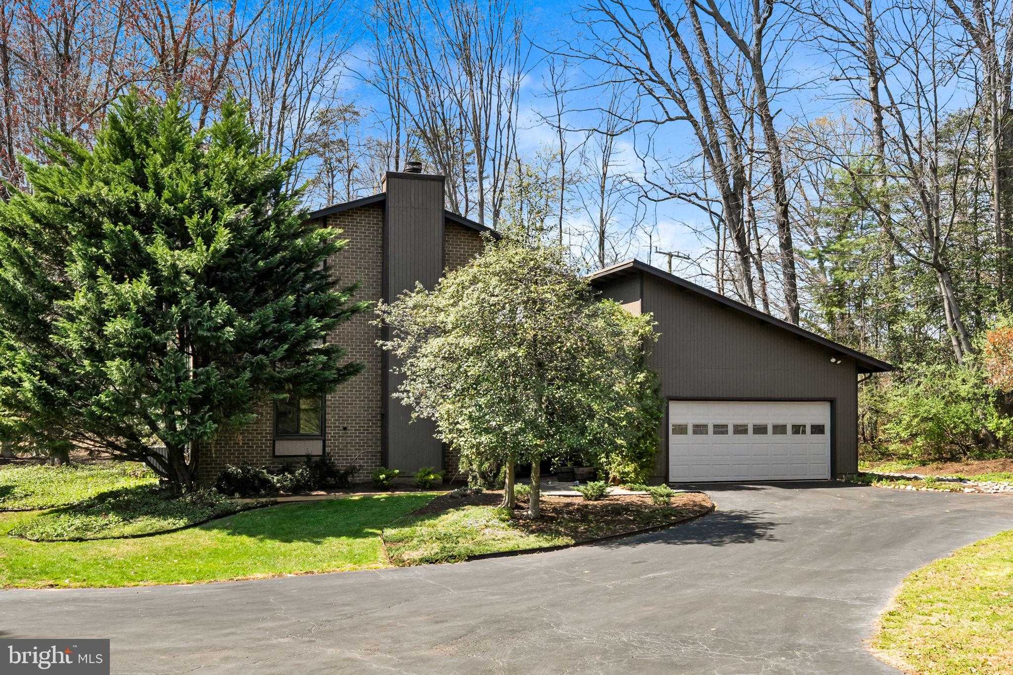 5224 Bradfield Dr photo 2