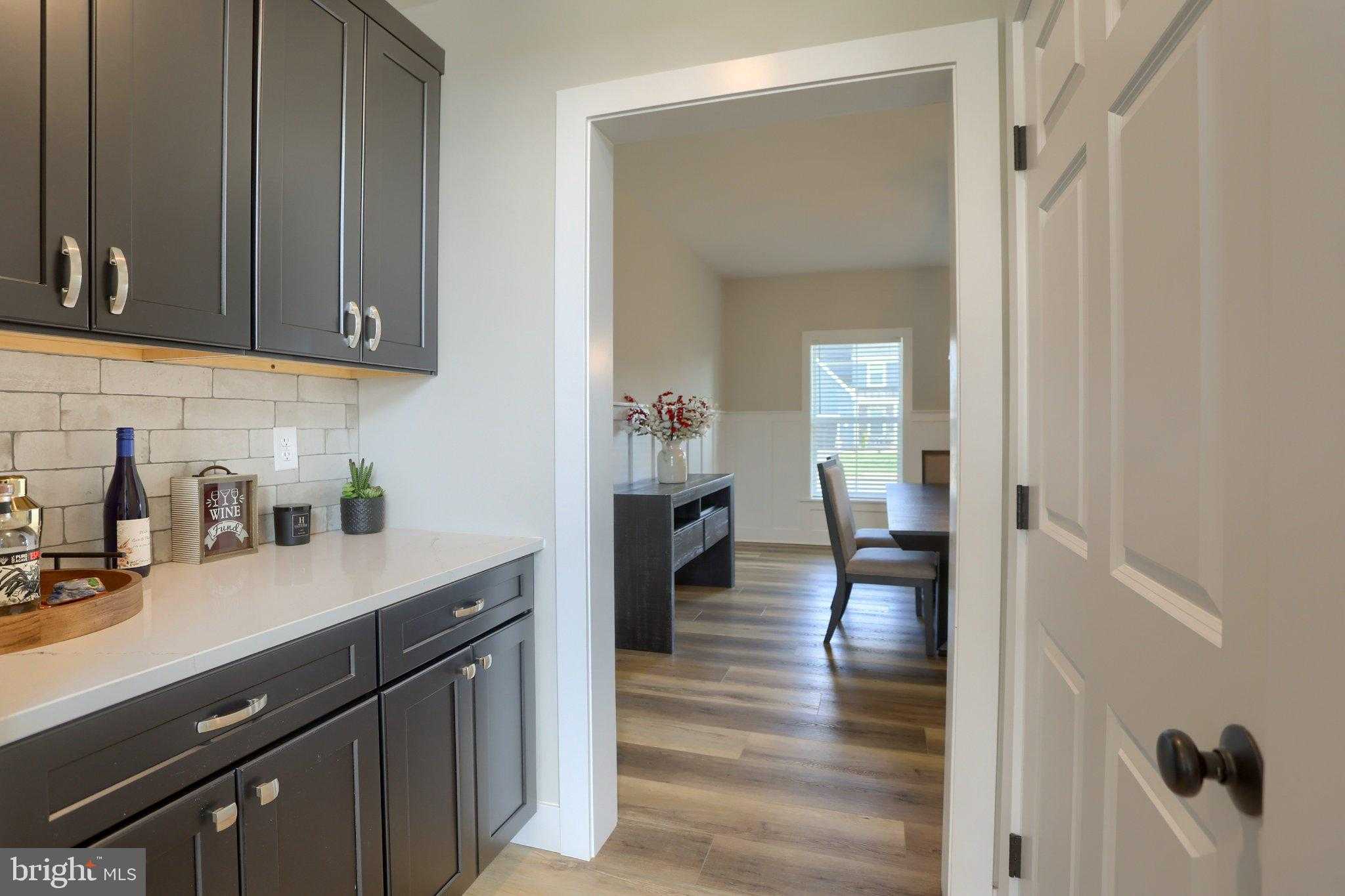 529 Breezewood Ln photo 9