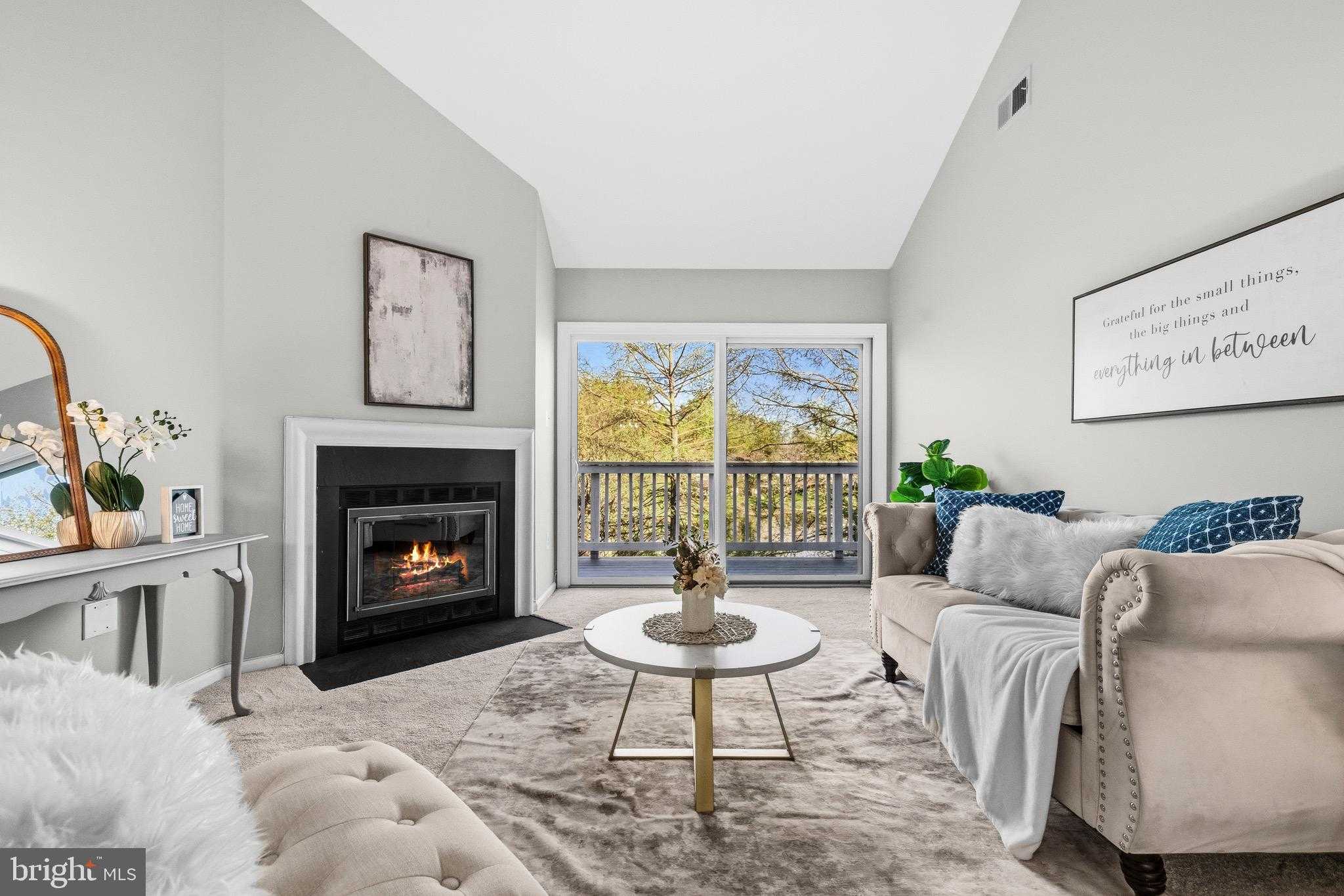 2822 Yarling CT photo 4