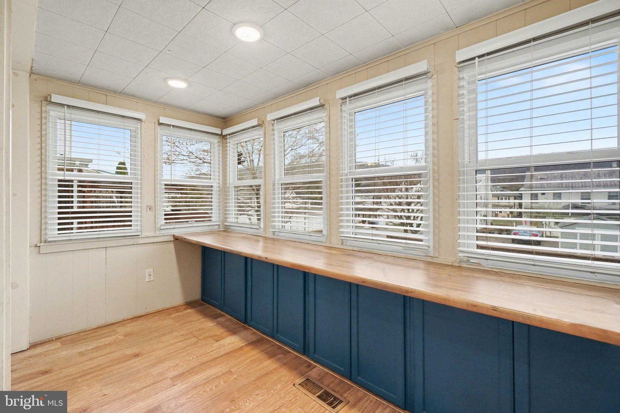 738 Union St photo 10