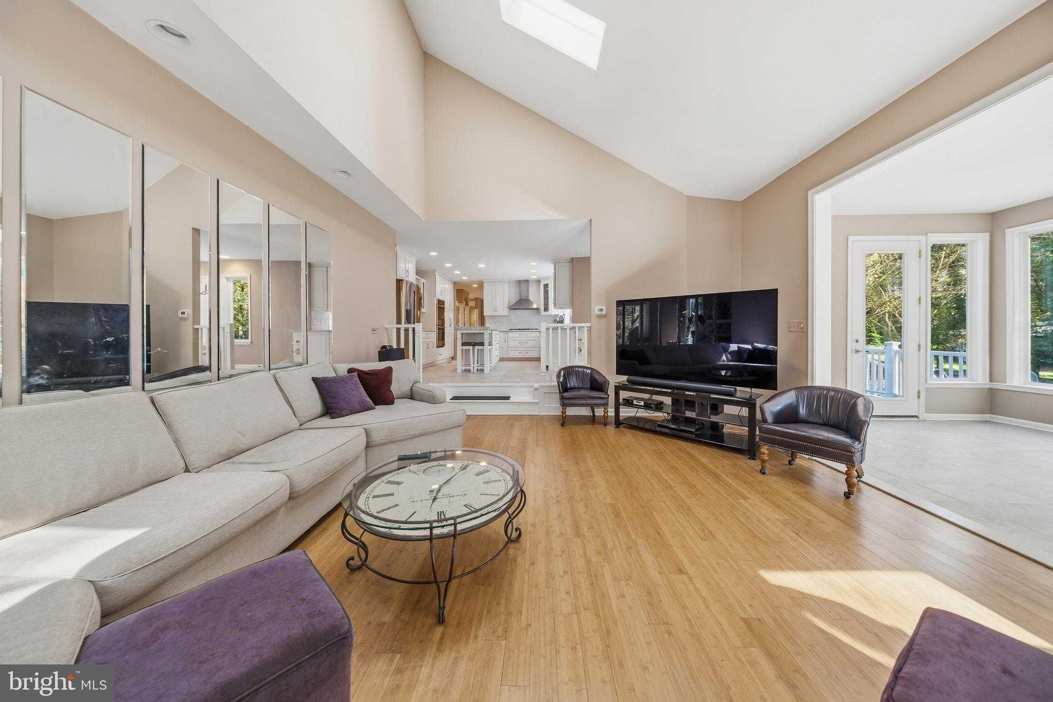 453 Rolling Rd photo 49