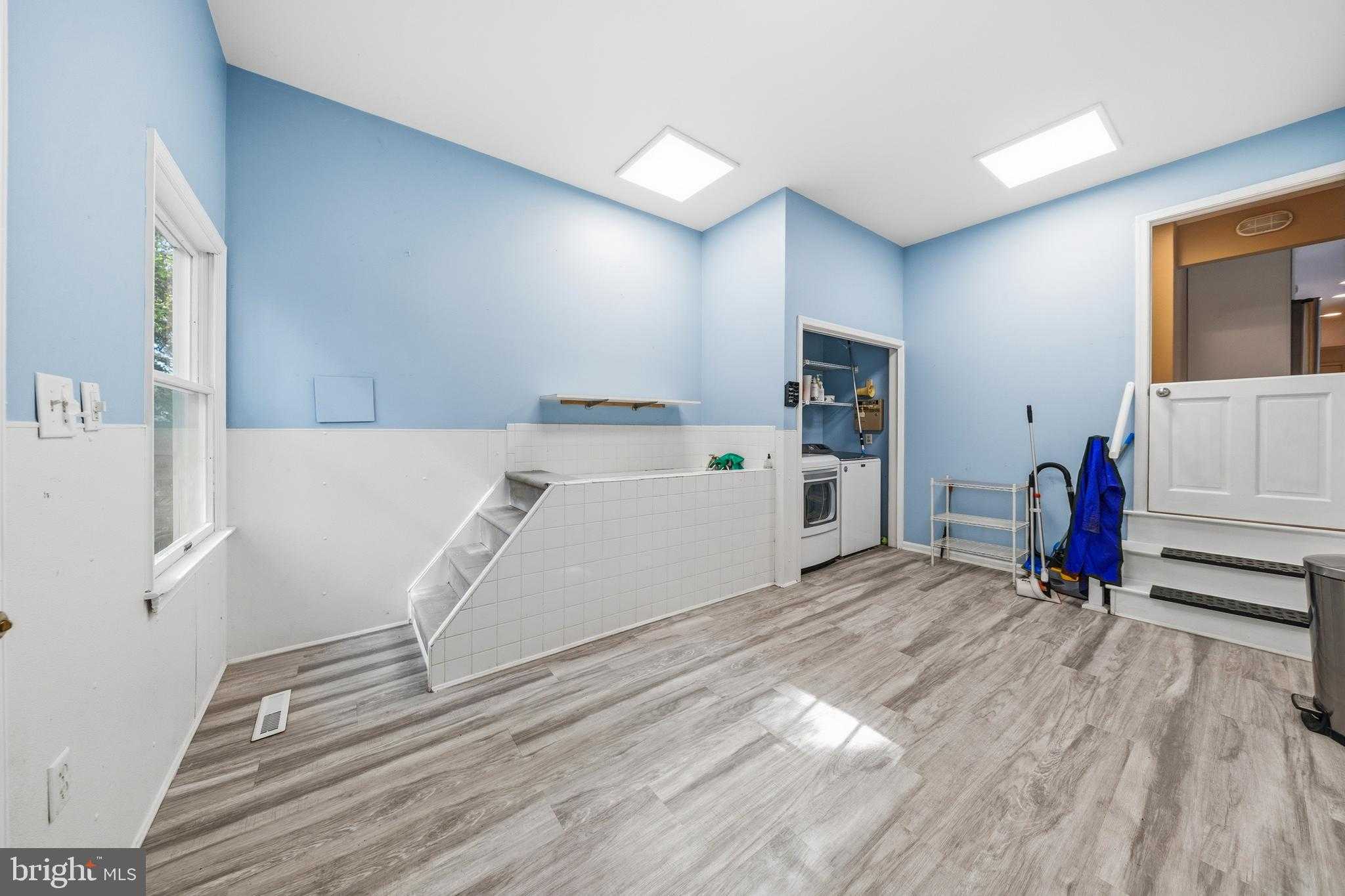 453 Rolling Rd photo 79