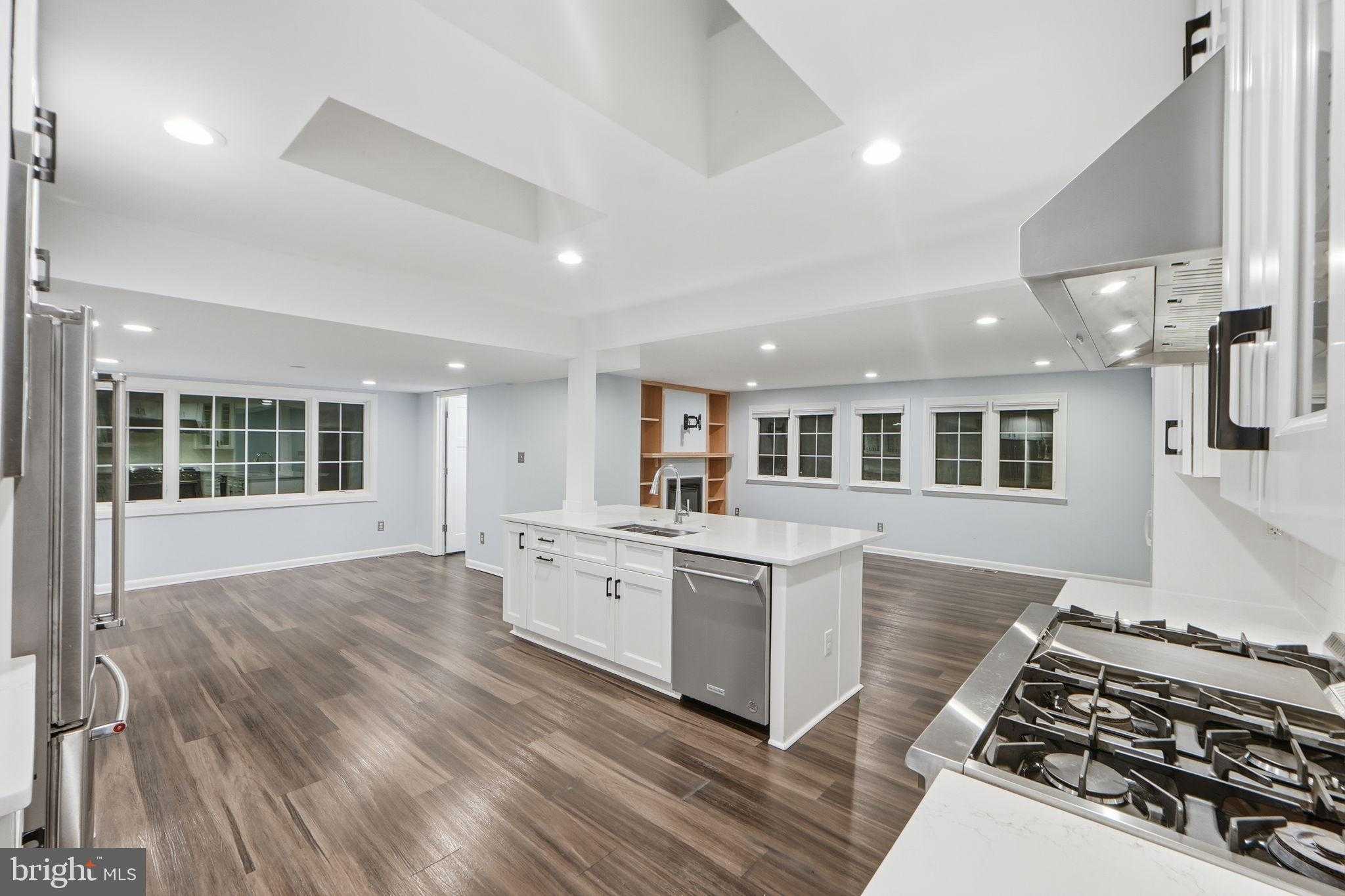 808 Cottonwood Dr photo 7