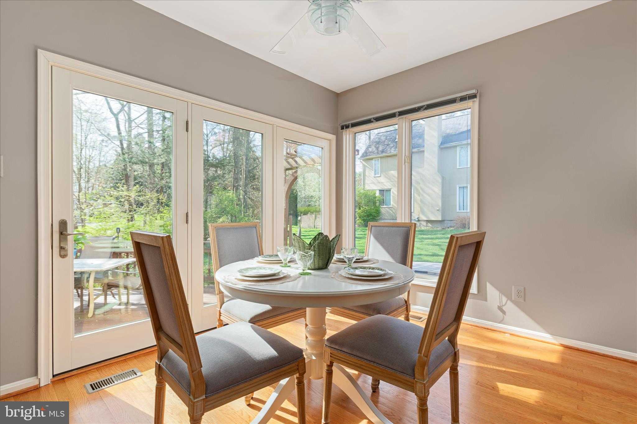 9107 Meadowcreek Ln photo 9