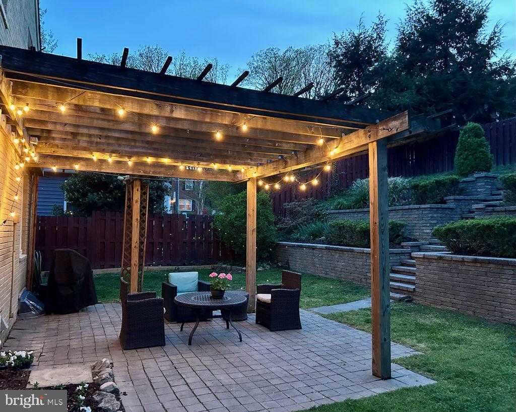 1861 S George Mason Dr photo 38