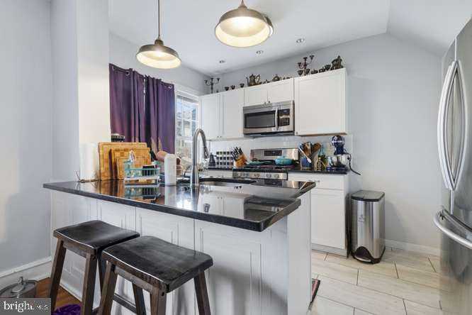 217 W Durand St photo 13