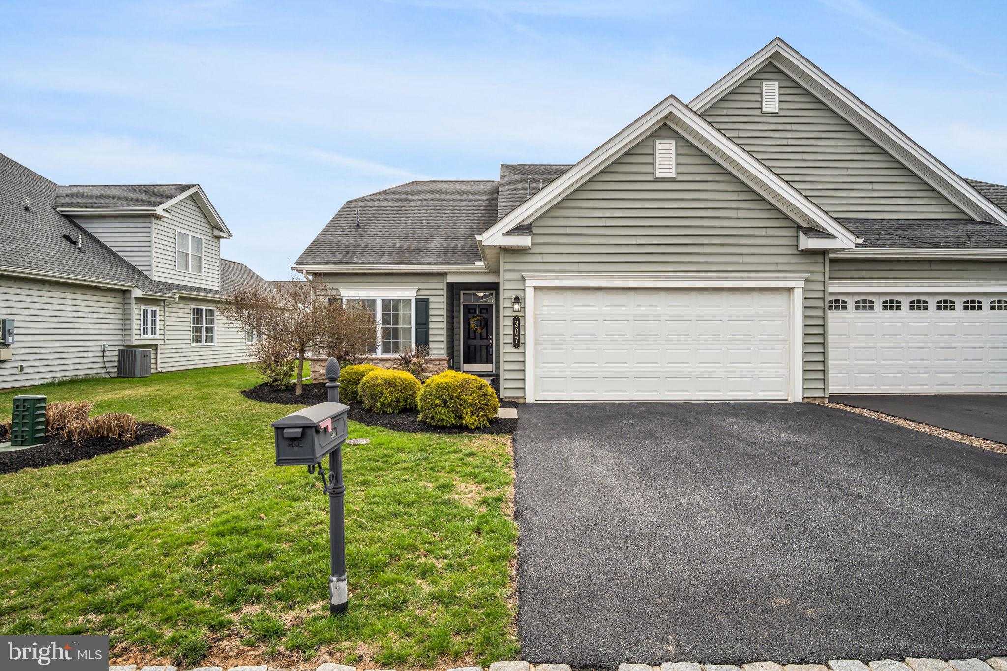 307 Valor Dr photo 2