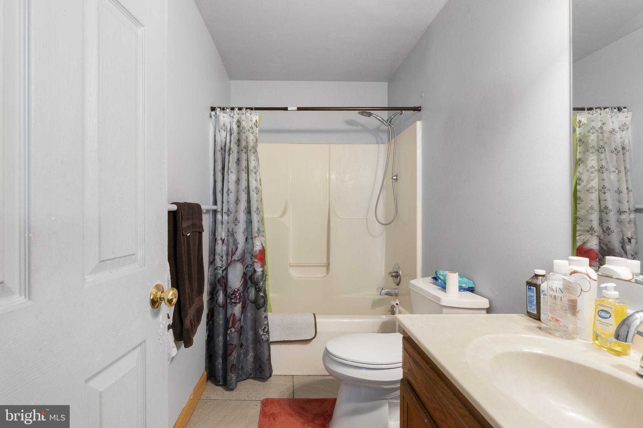 200 S Chestnut St photo 14