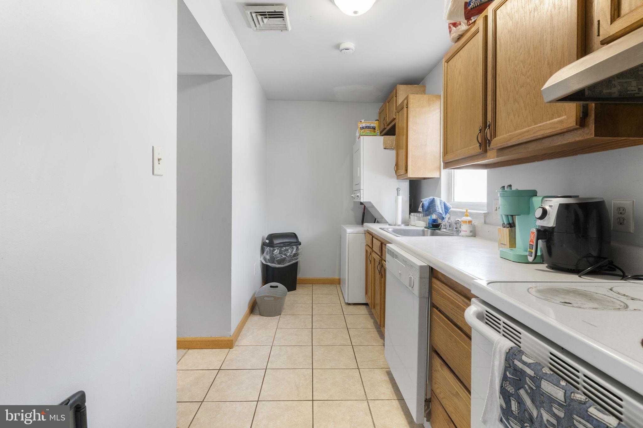 200 S Chestnut St photo 5