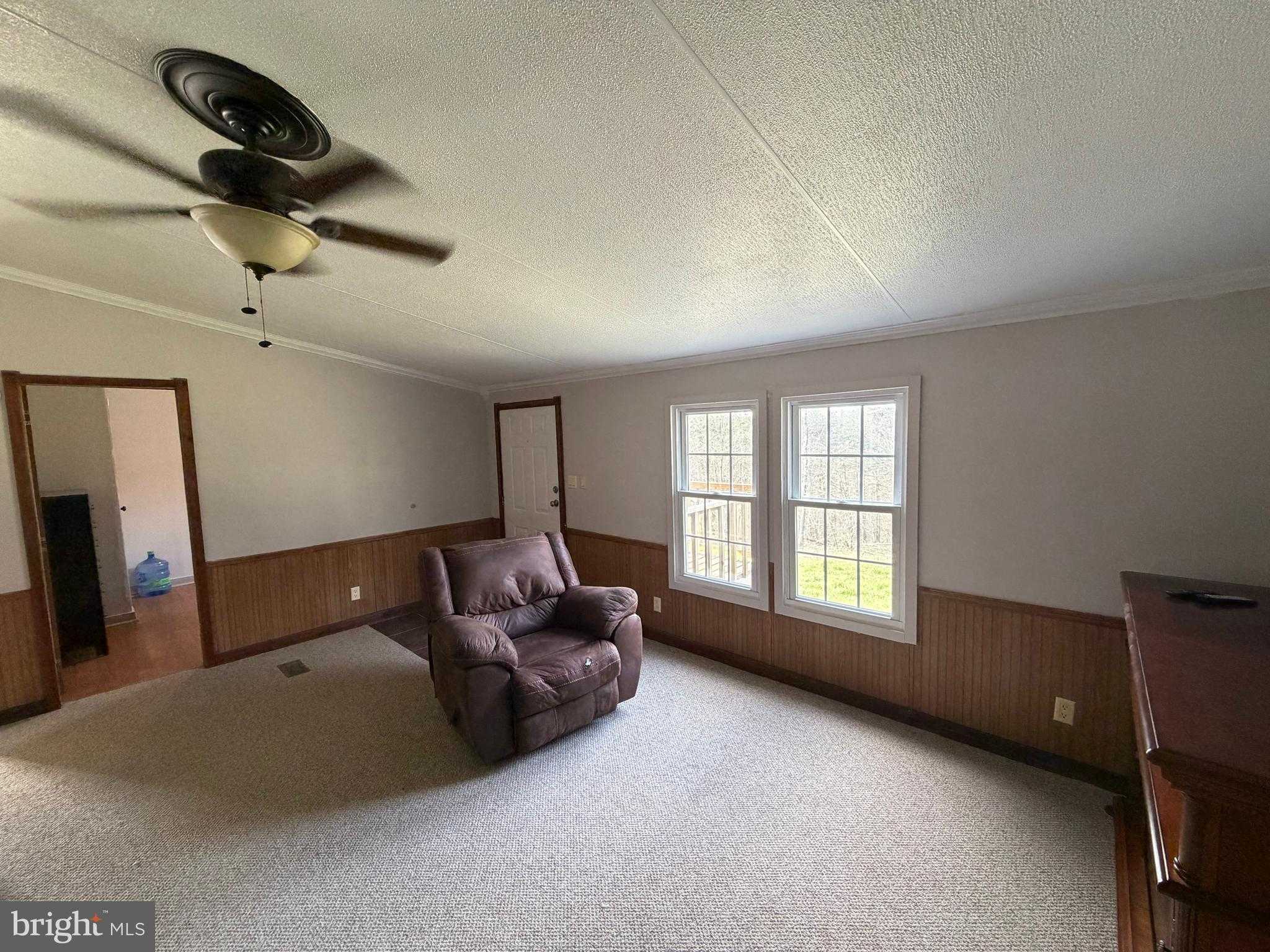 401 Charles Way photo 25