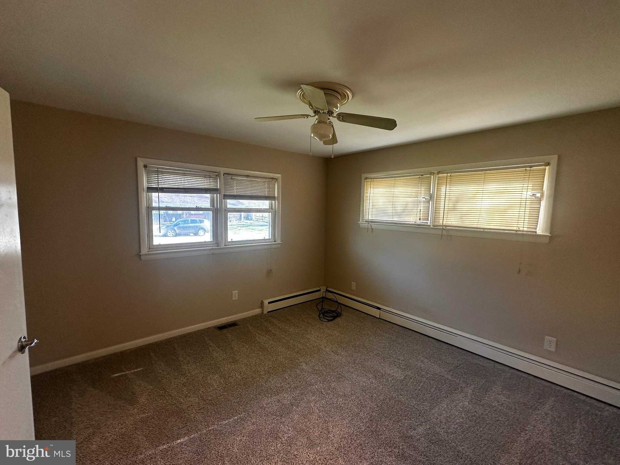 415 E Willow St photo 21