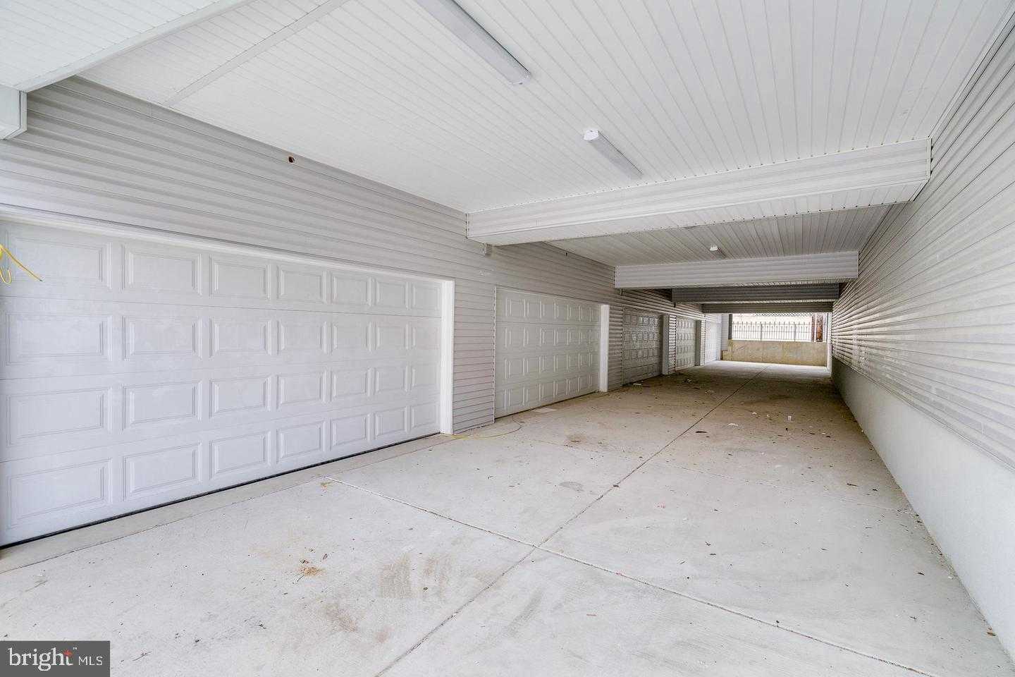 101 Ellsworth St photo 36