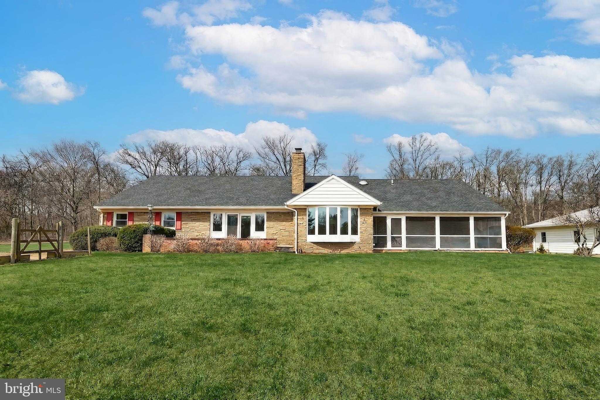 290 Country Club Ln photo 7