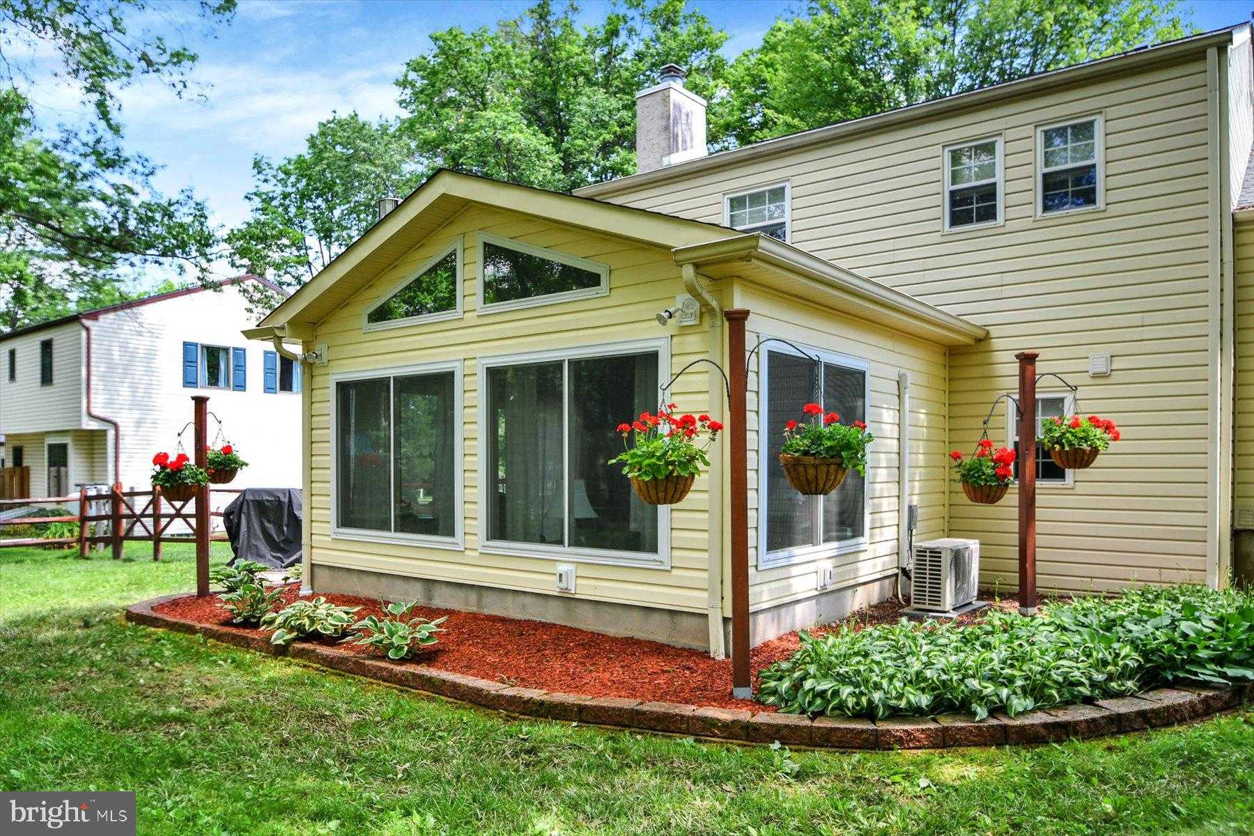 106 Gertrude Dr photo 4