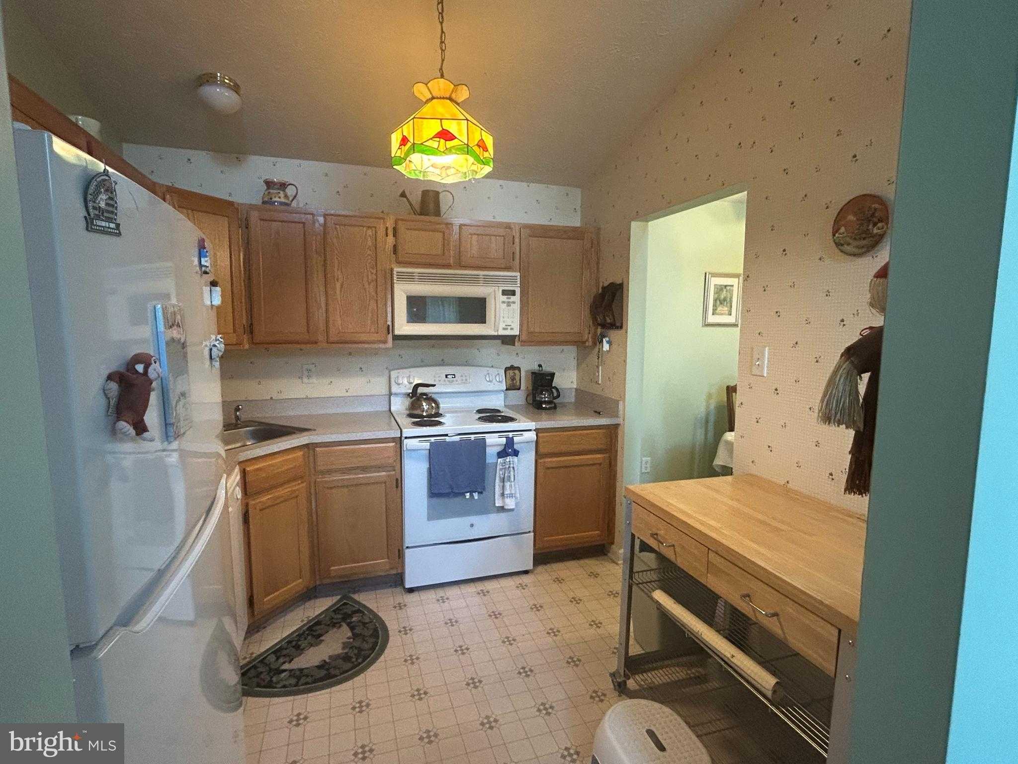 121 Brookland CT Apt 8 photo 11