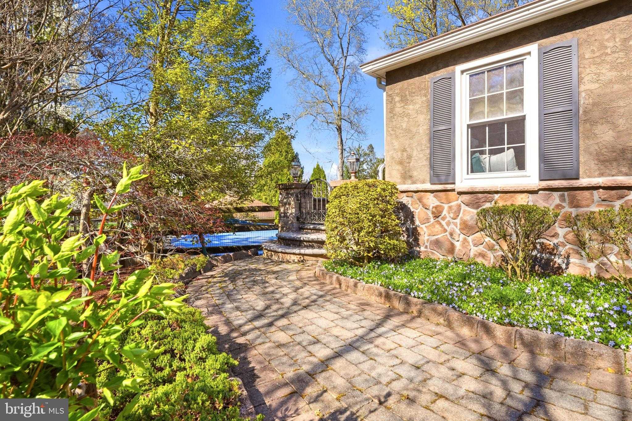 916 General Howe Dr photo 112