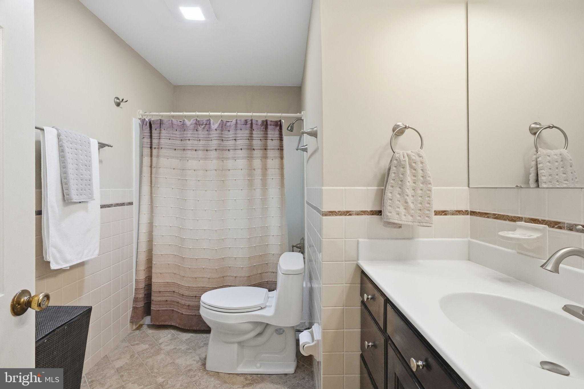 916 General Howe Dr photo 80