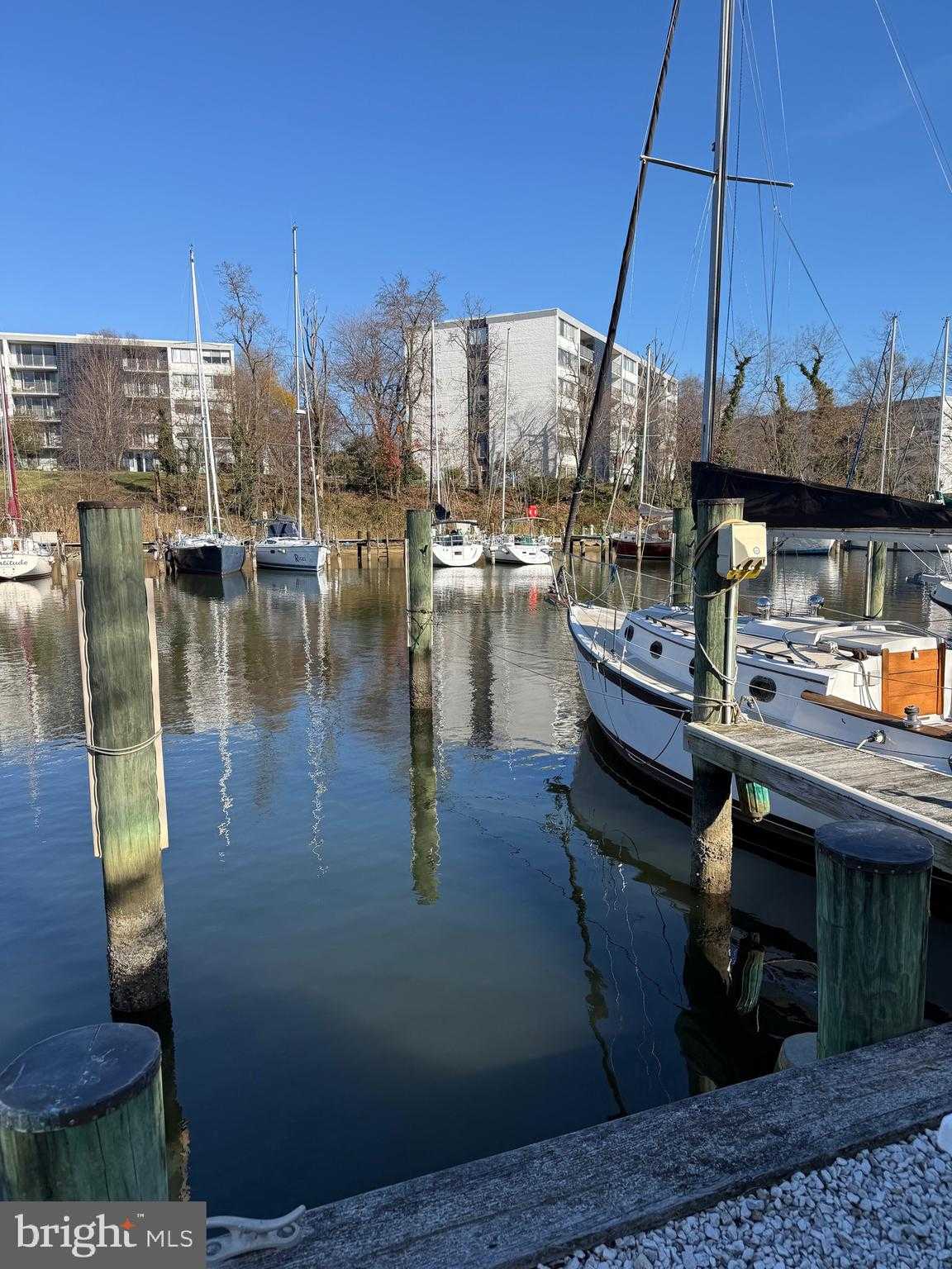 755 Fairview Ave photo 41