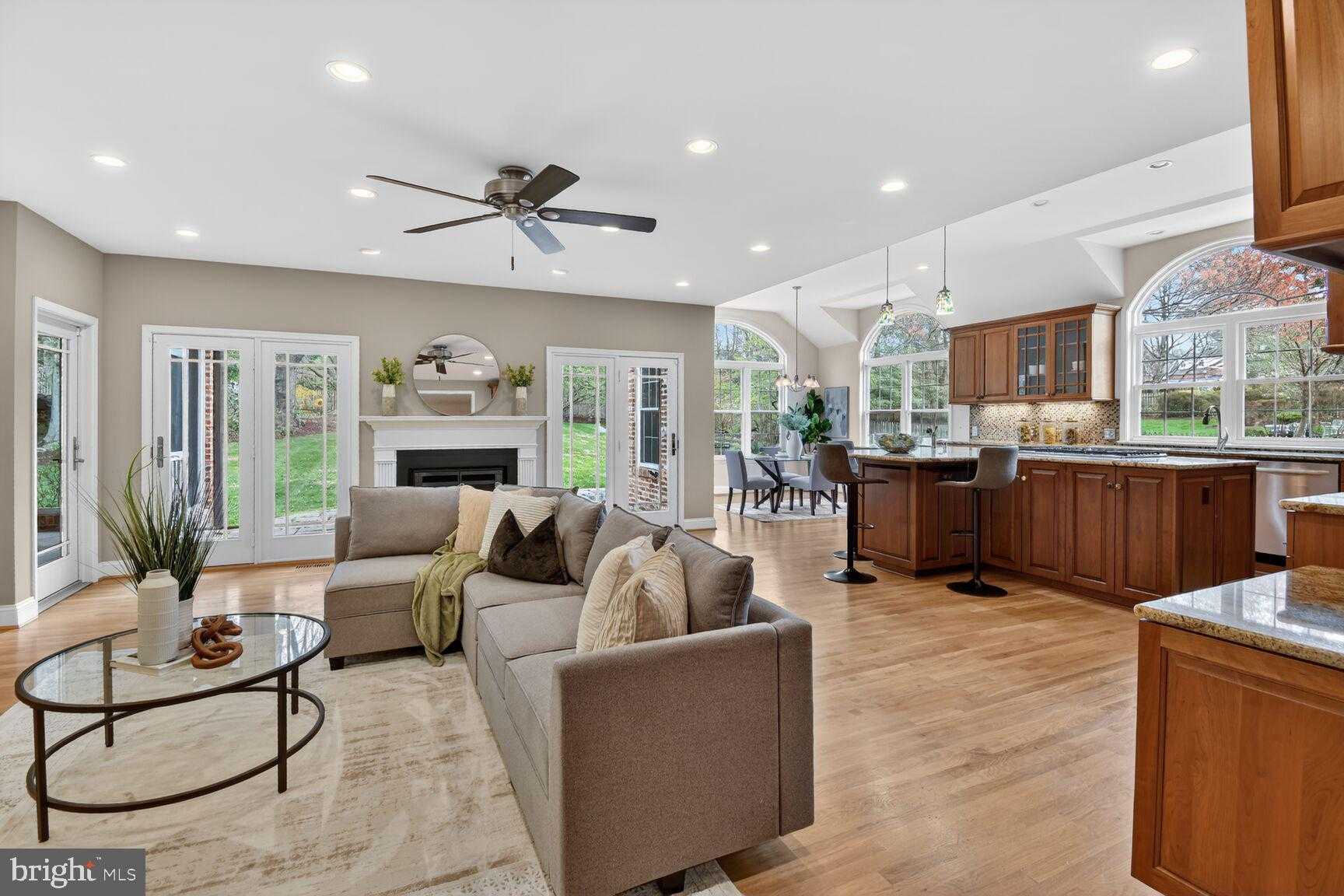 9325 Renshaw Dr photo 23