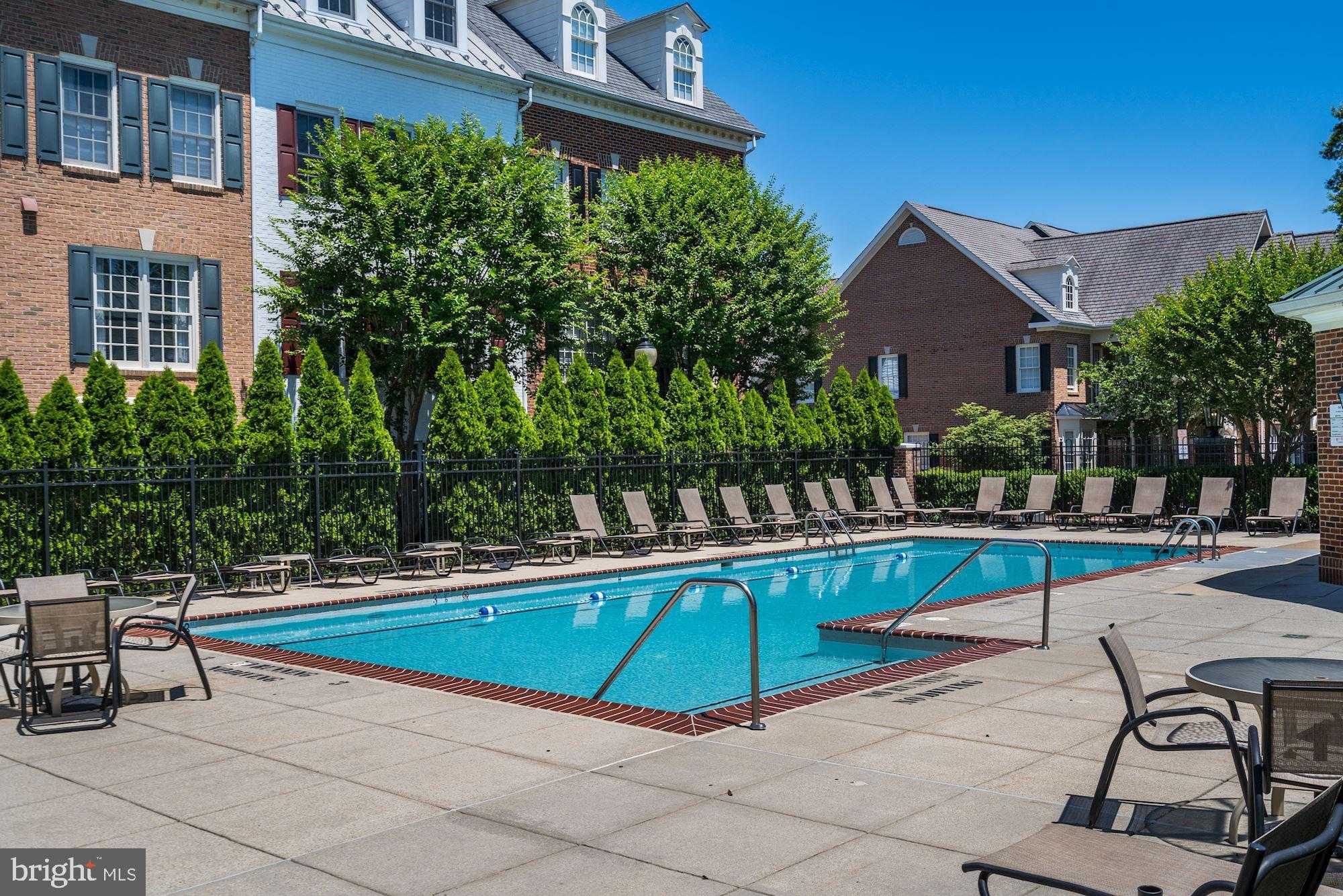 1221 Roundhouse Ln photo 17