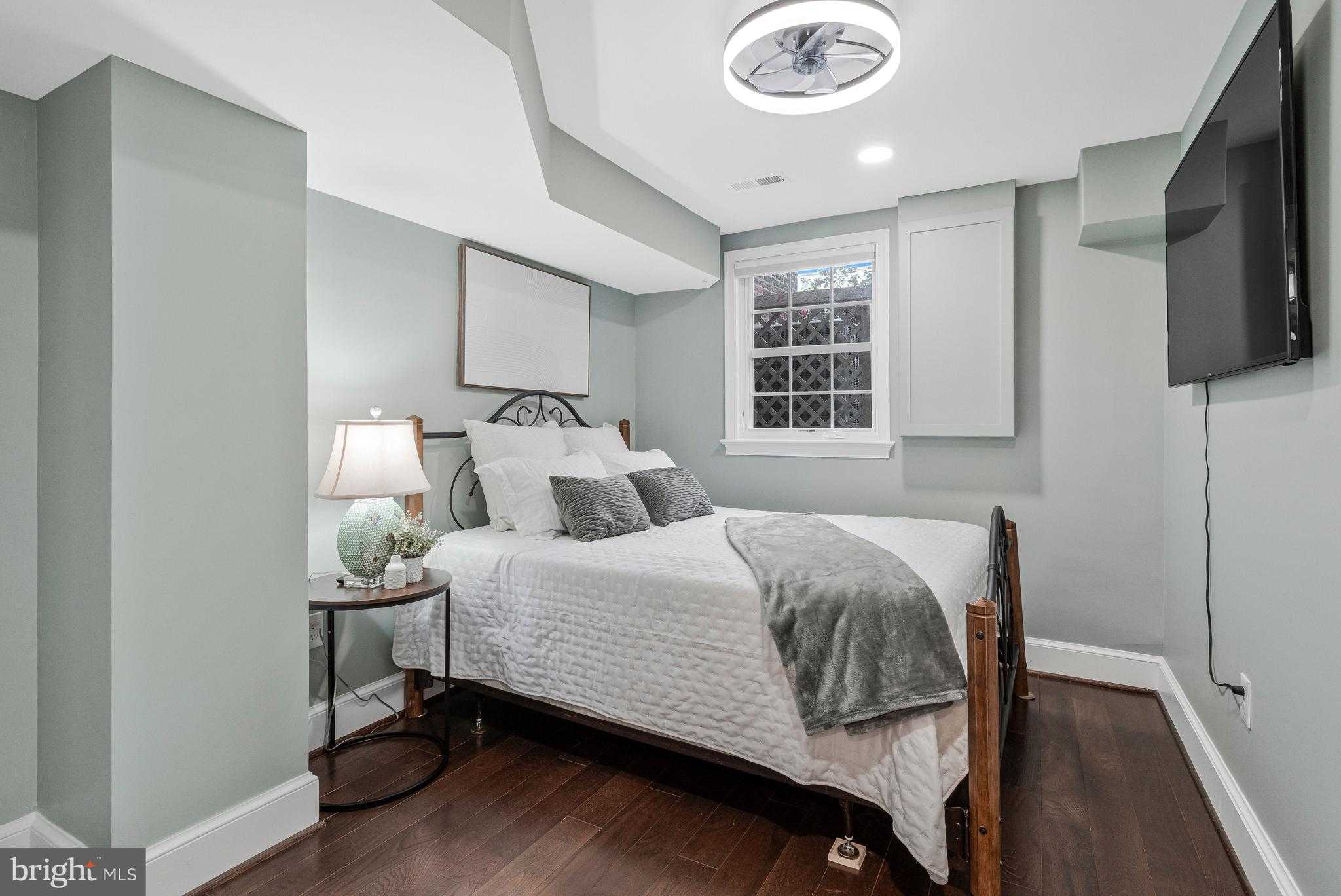 816 S Pitt St photo 80