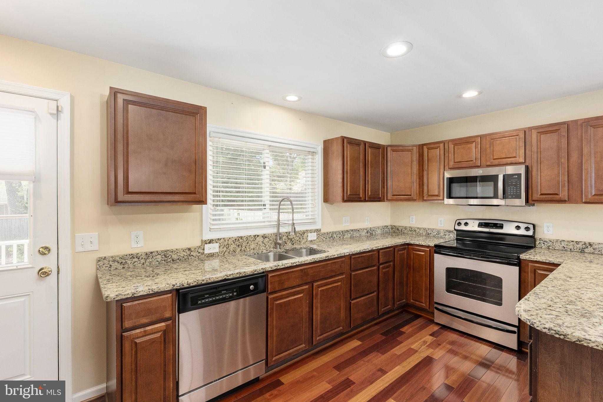 108 N Gladden St photo 13