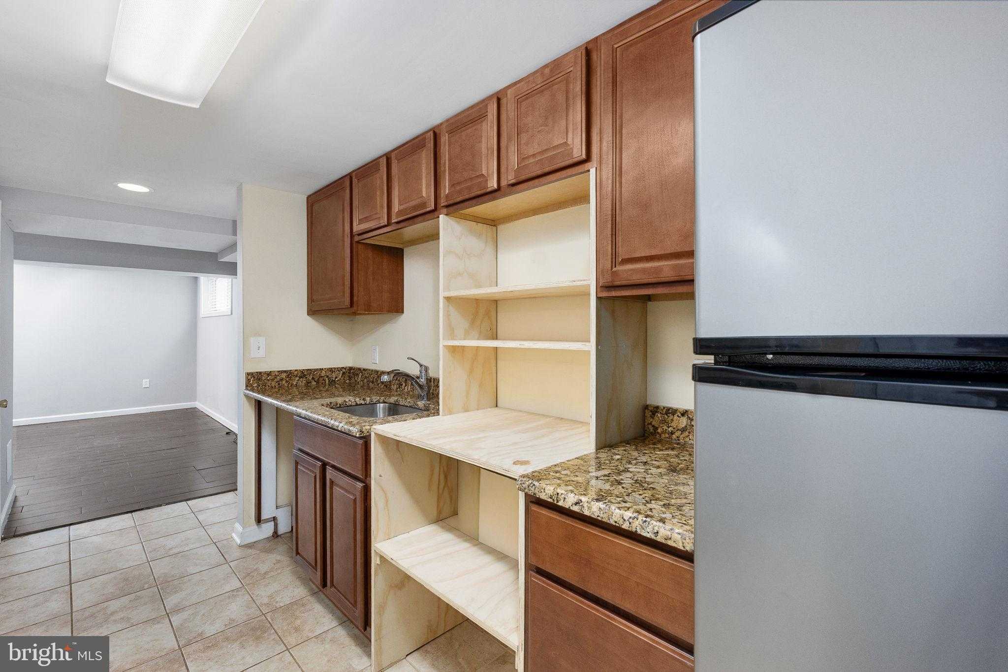 108 N Gladden St photo 36