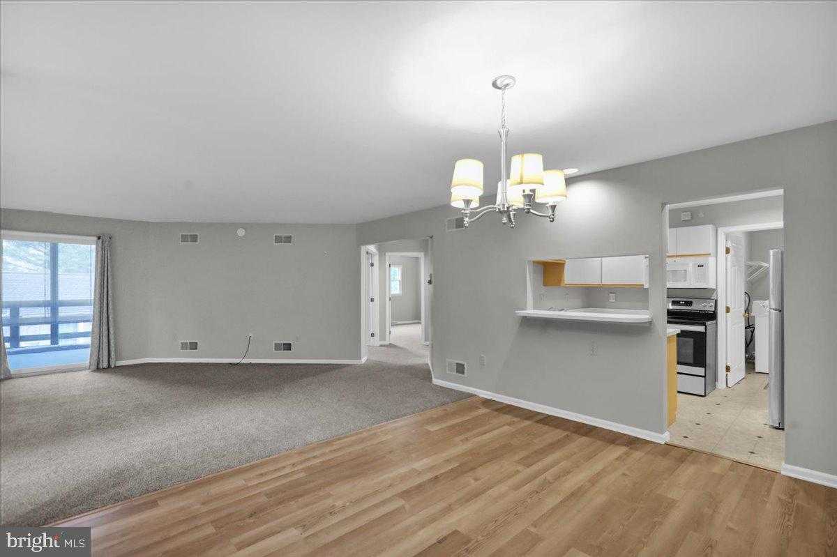 2028 Meadow Gln photo 9