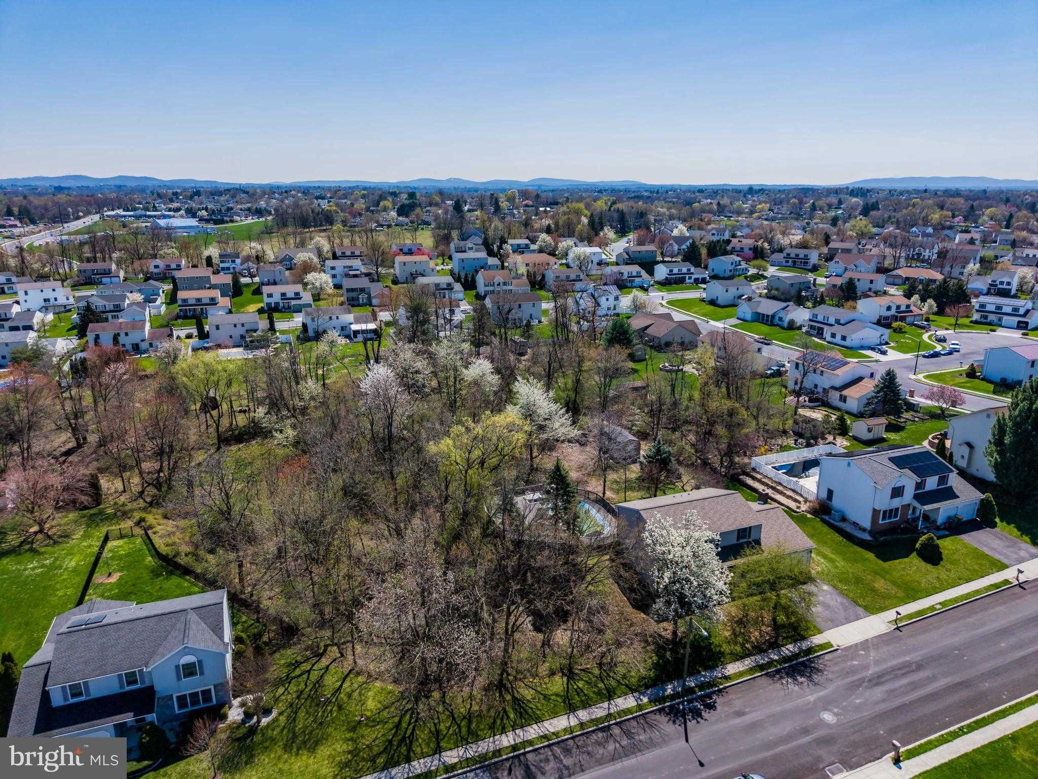 914 Maplewood Ln photo 42